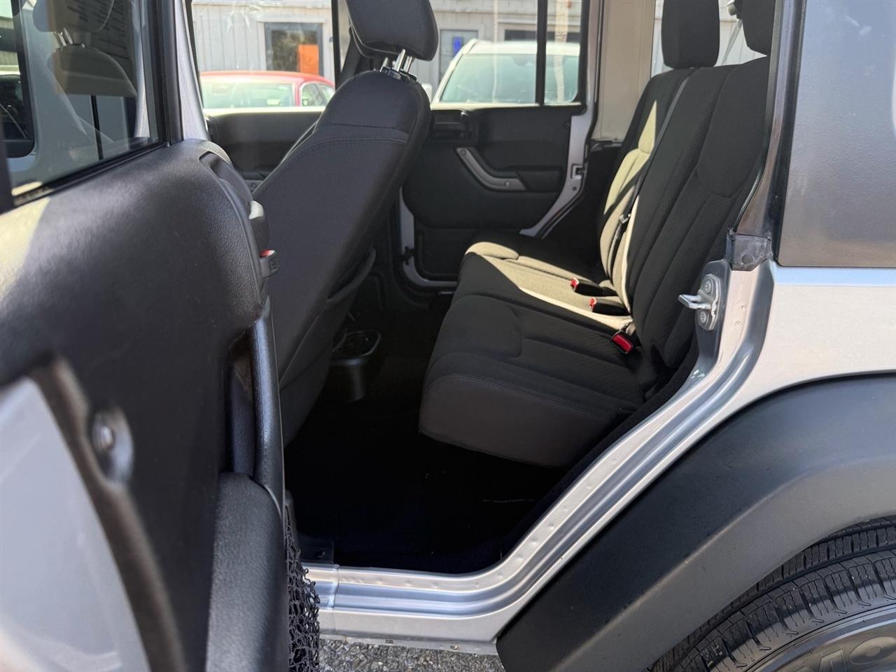 Jeep Wrangler Unlimited 4WD 4dr Sport 2015