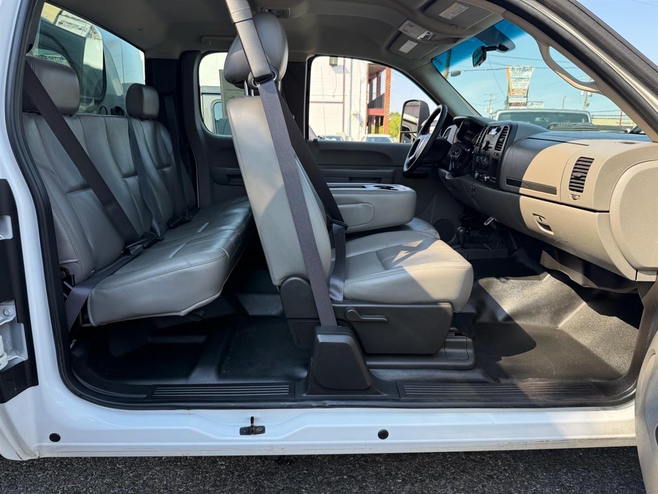 Chevrolet Silverado 2500HD 4WD Ext Cab 158.2" Work Truck 2011