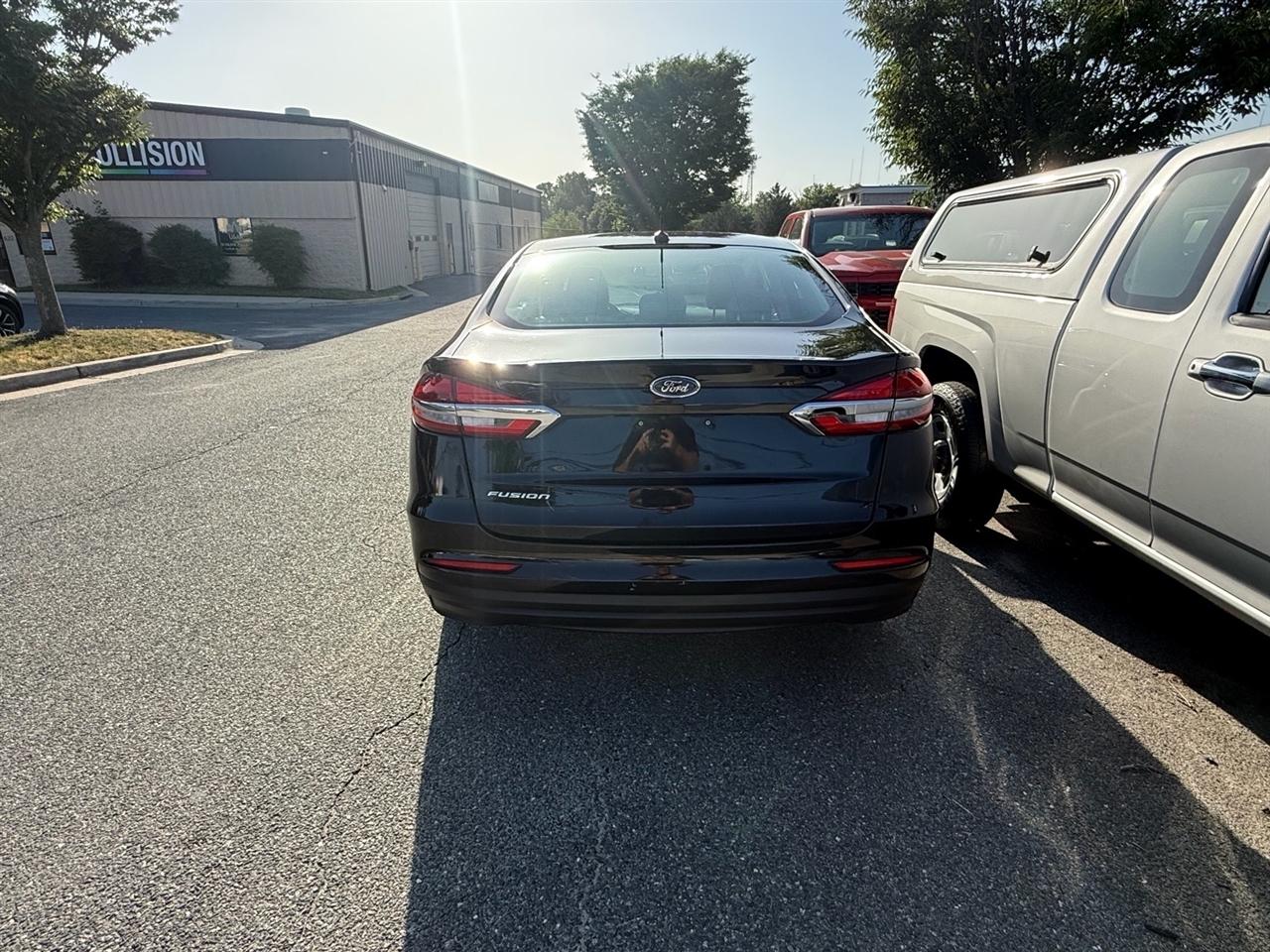 Ford Fusion S FWD 2019