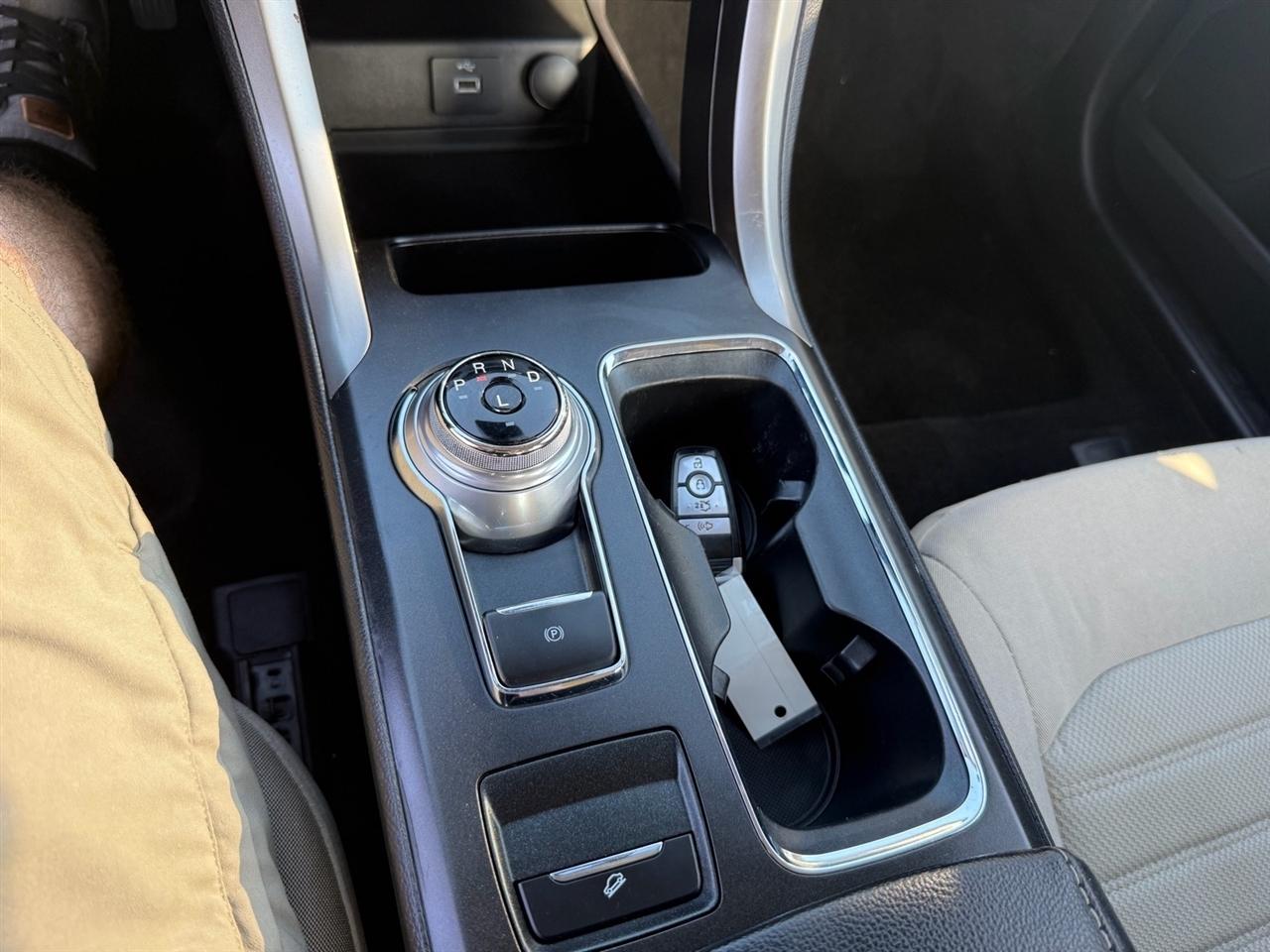 Ford Fusion S FWD 2019