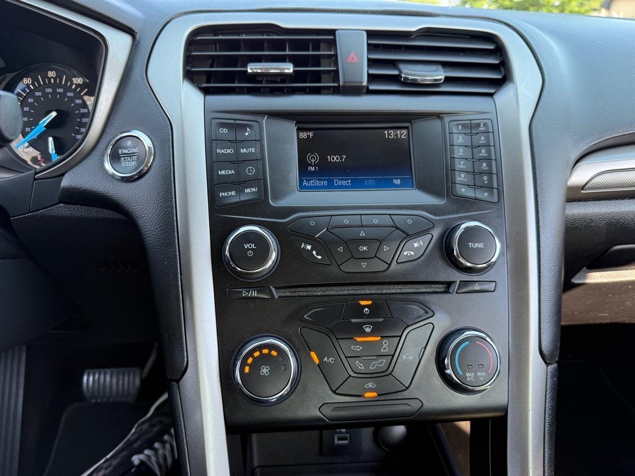 Ford Fusion S FWD 2017