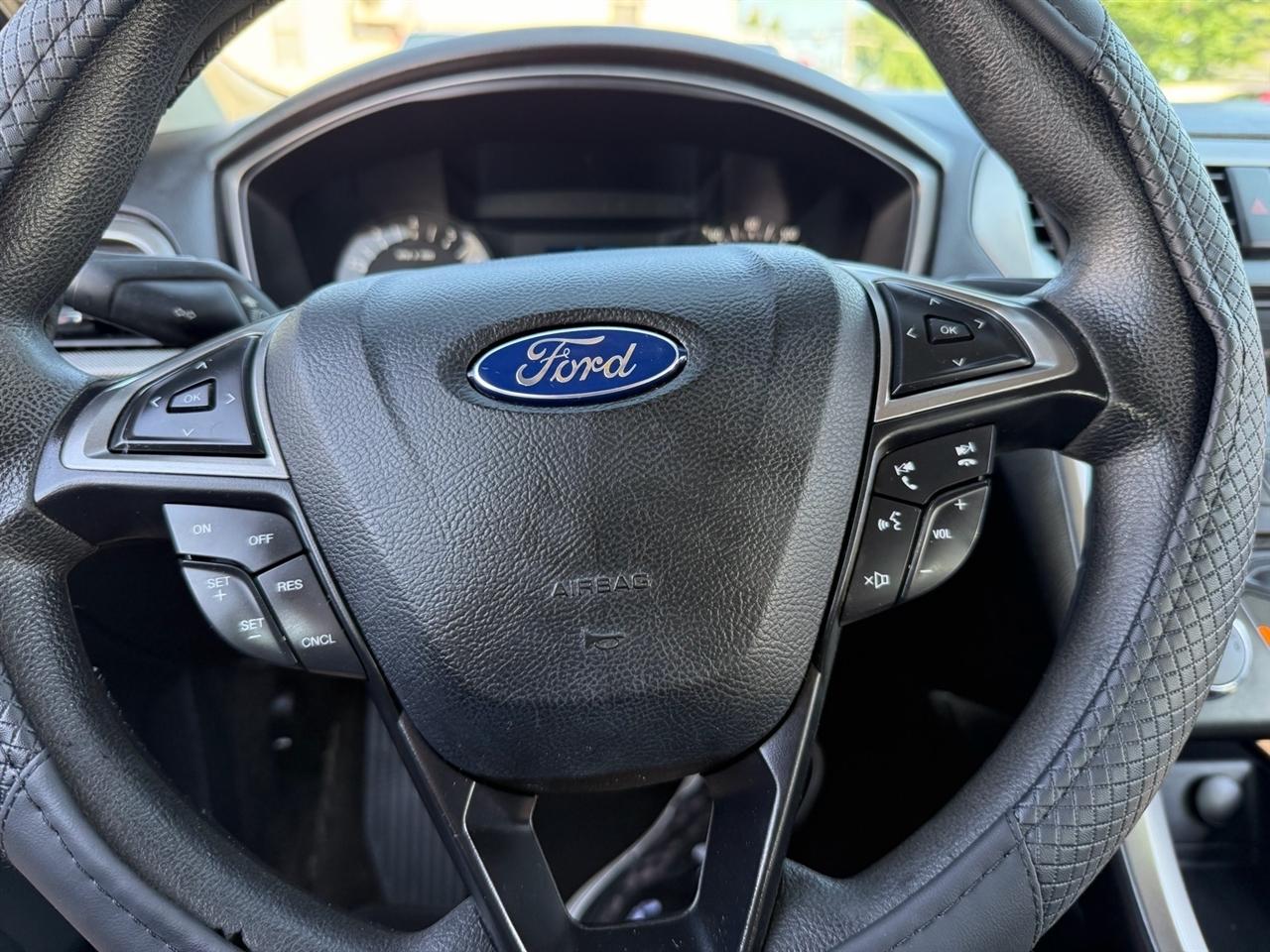 Ford Fusion S FWD 2017