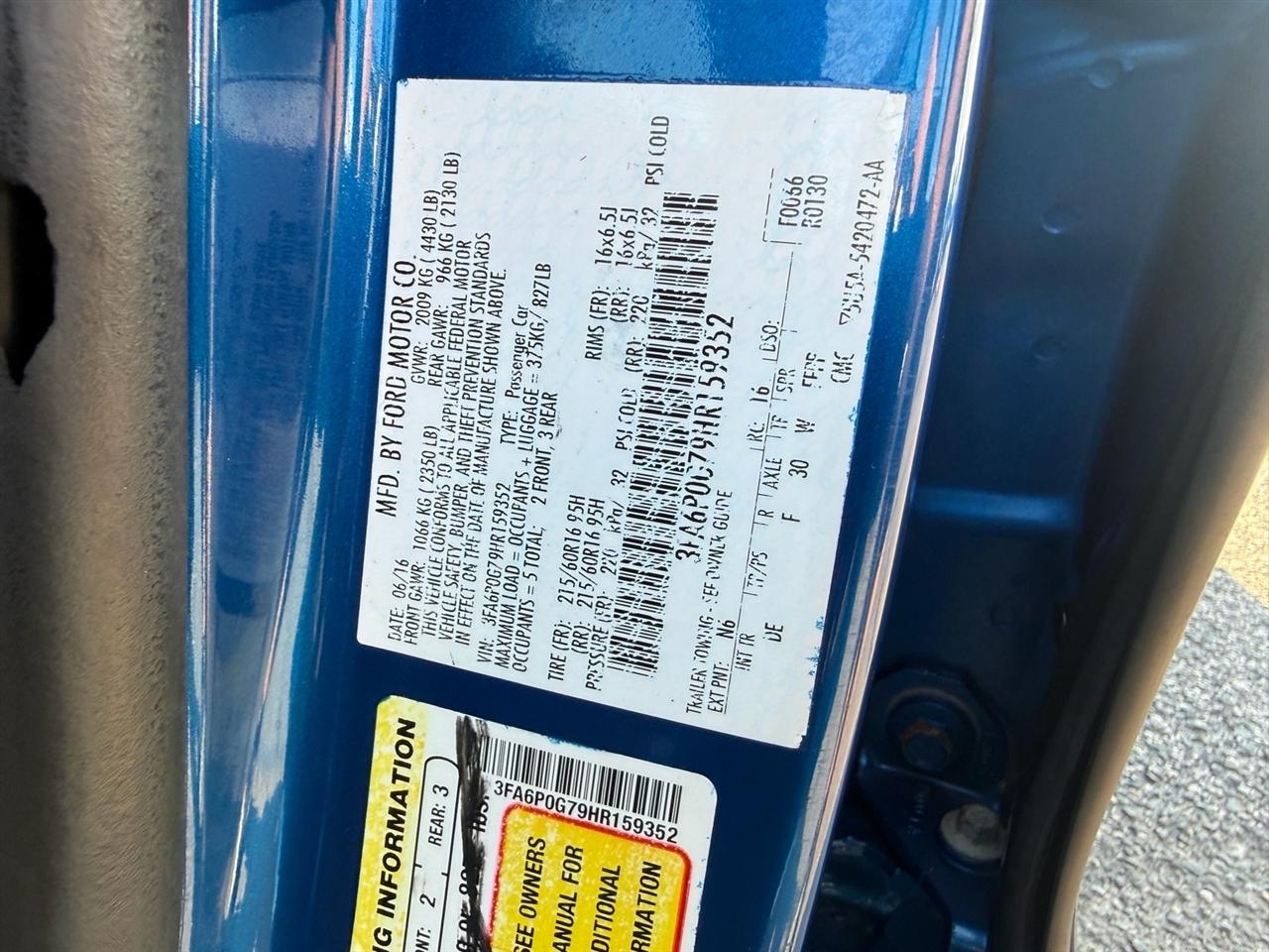 Ford Fusion S FWD 2017