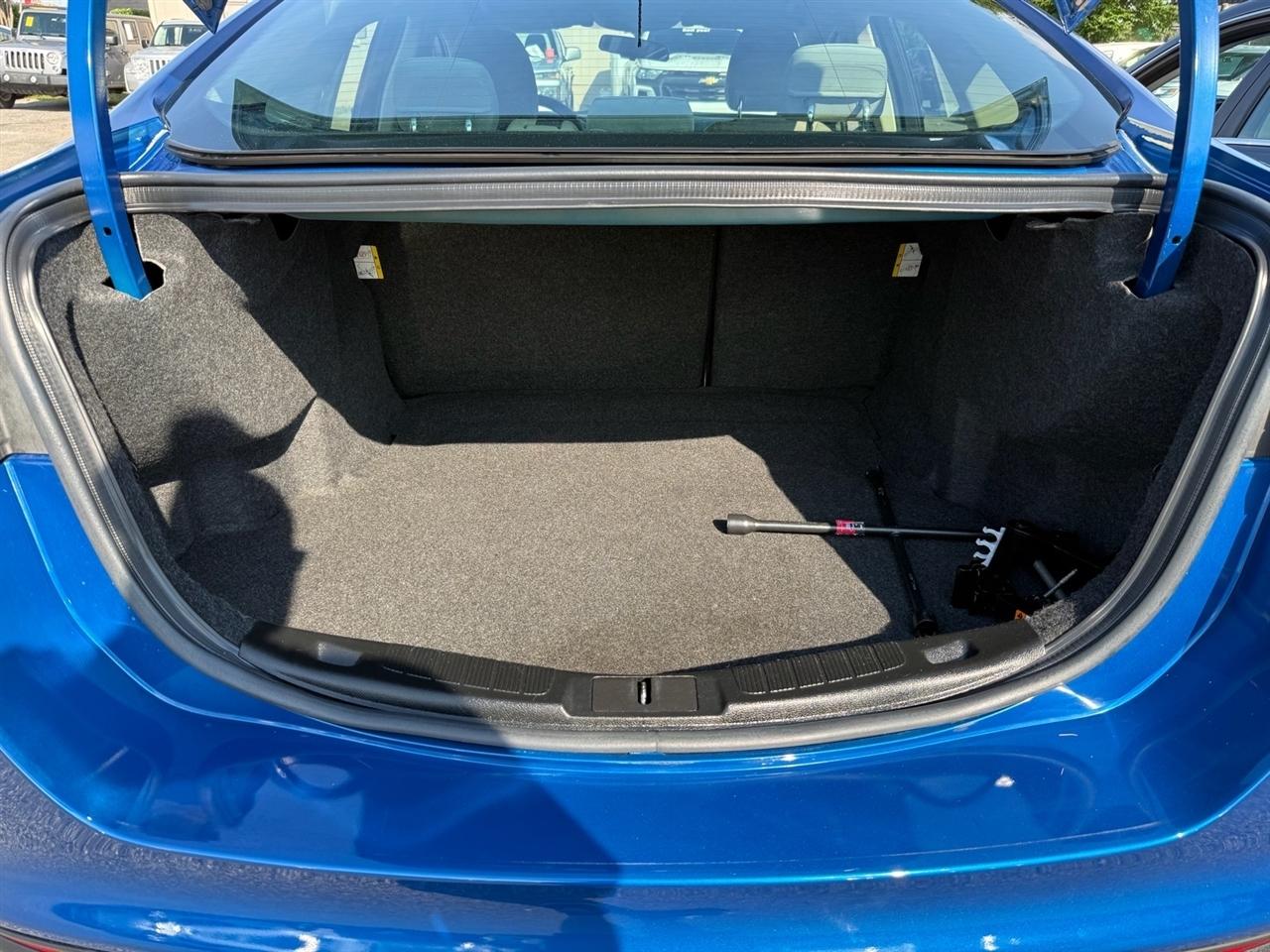 Ford Fusion S FWD 2017