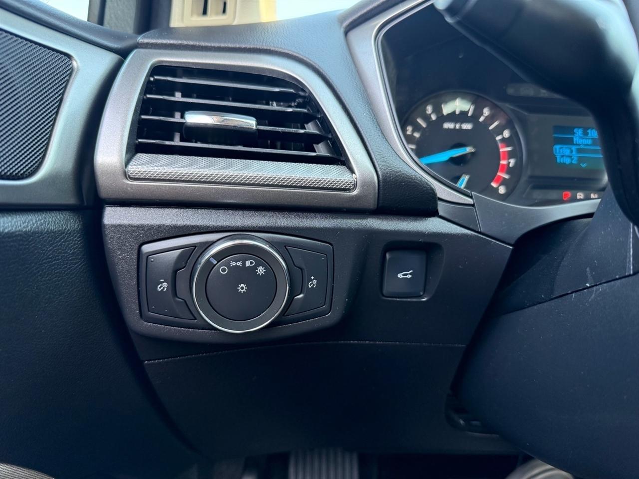 Ford Fusion S FWD 2017