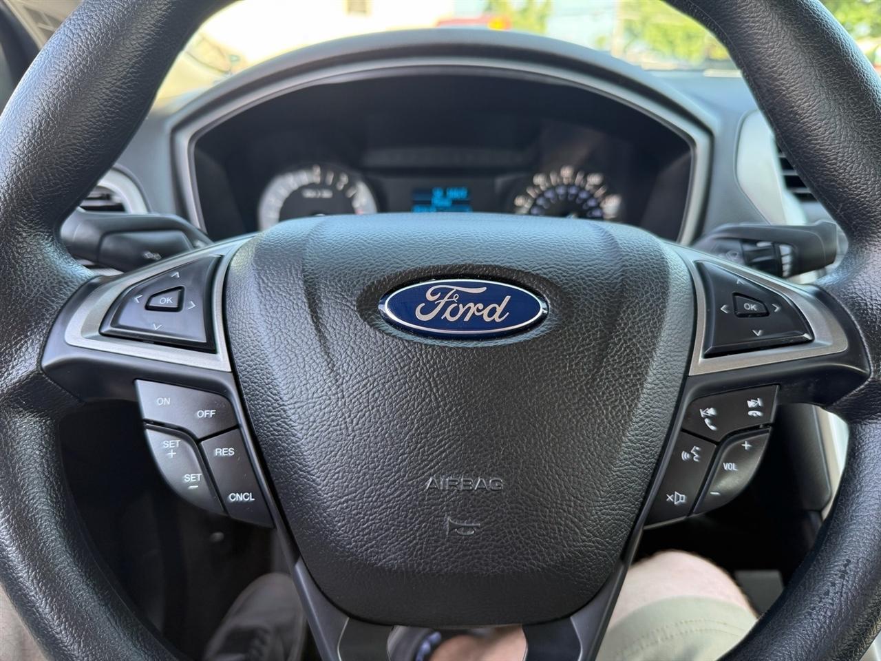 Ford Fusion S FWD 2017