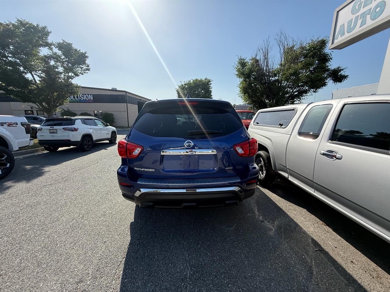 Nissan Pathfinder 4x4 S 2020