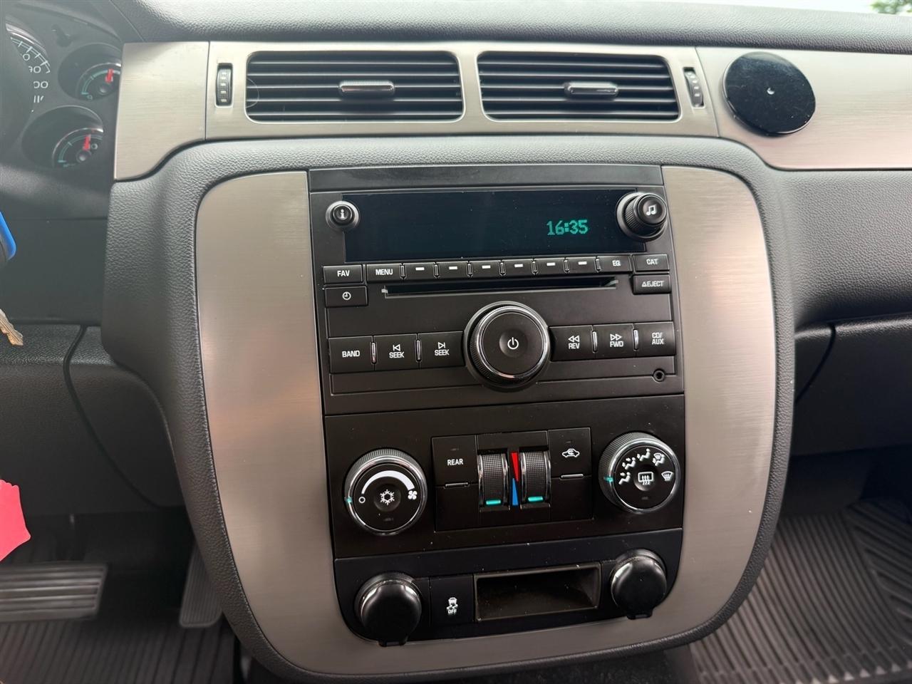 Chevrolet Tahoe 4WD 4dr 1500 Commercial 2012