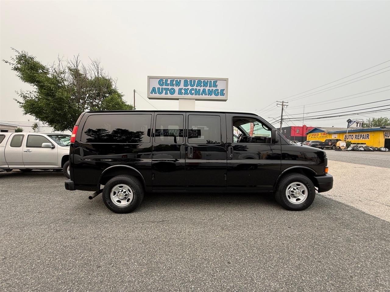 Chevrolet Express Passenger RWD 2500 135" LS 2014