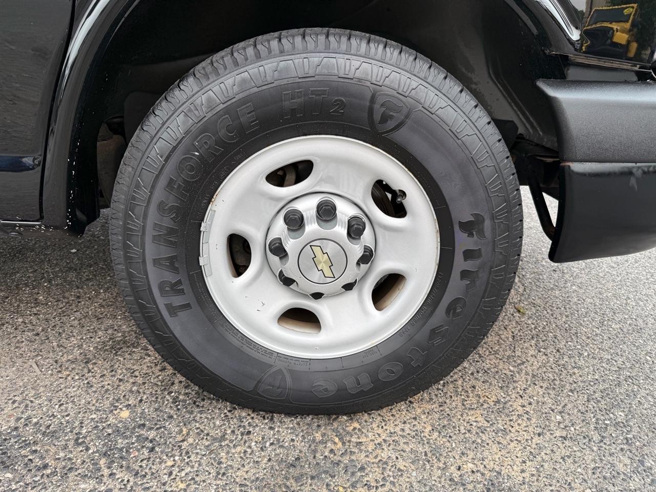 Chevrolet Express Passenger RWD 2500 135" LS 2014