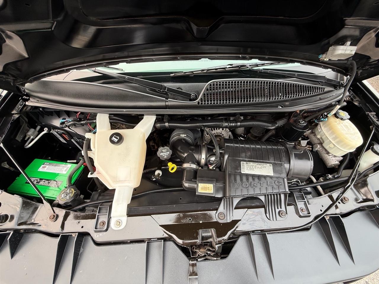 Chevrolet Express Passenger RWD 2500 135" LS 2014