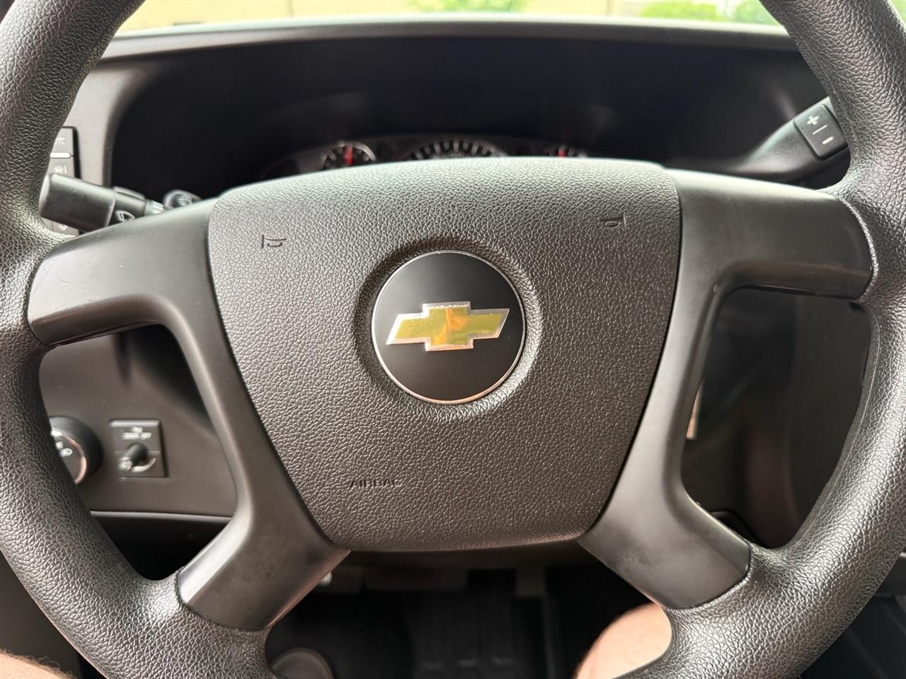 Chevrolet Express Passenger RWD 2500 135" LS 2014