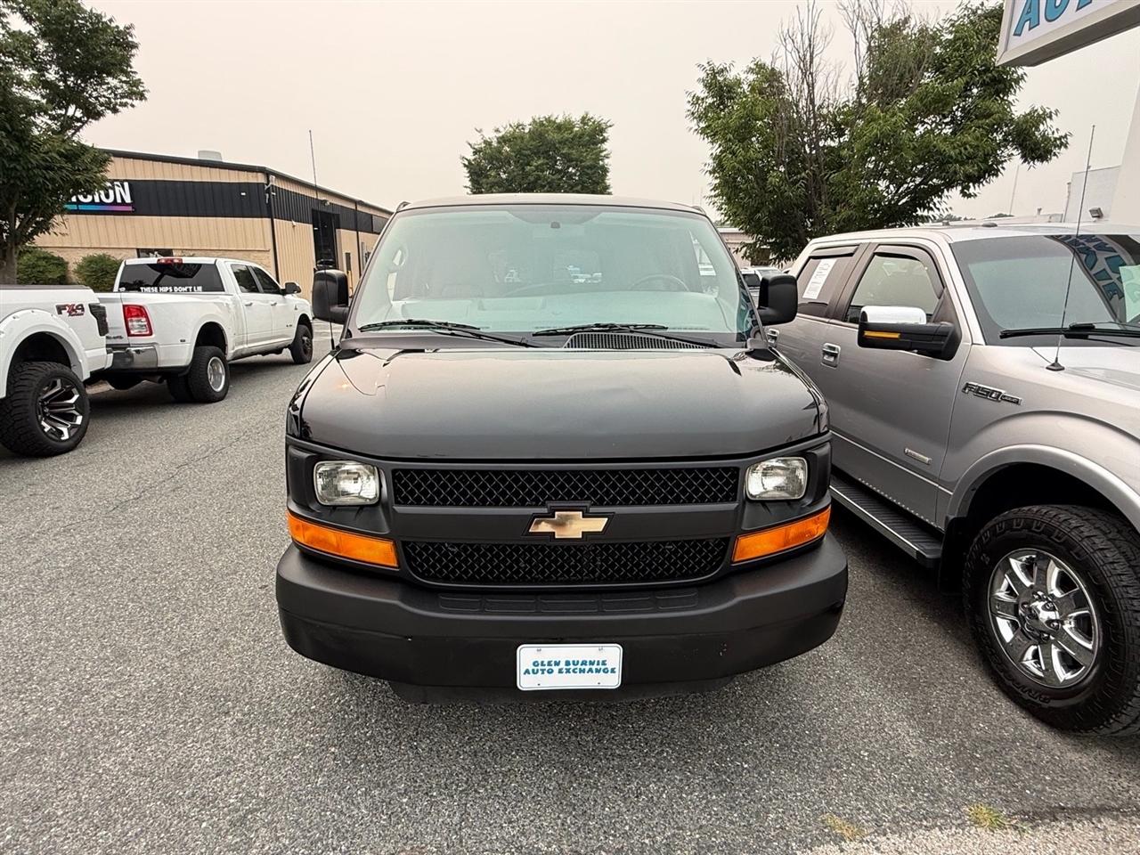 Chevrolet Express Passenger RWD 2500 135" LS 2014