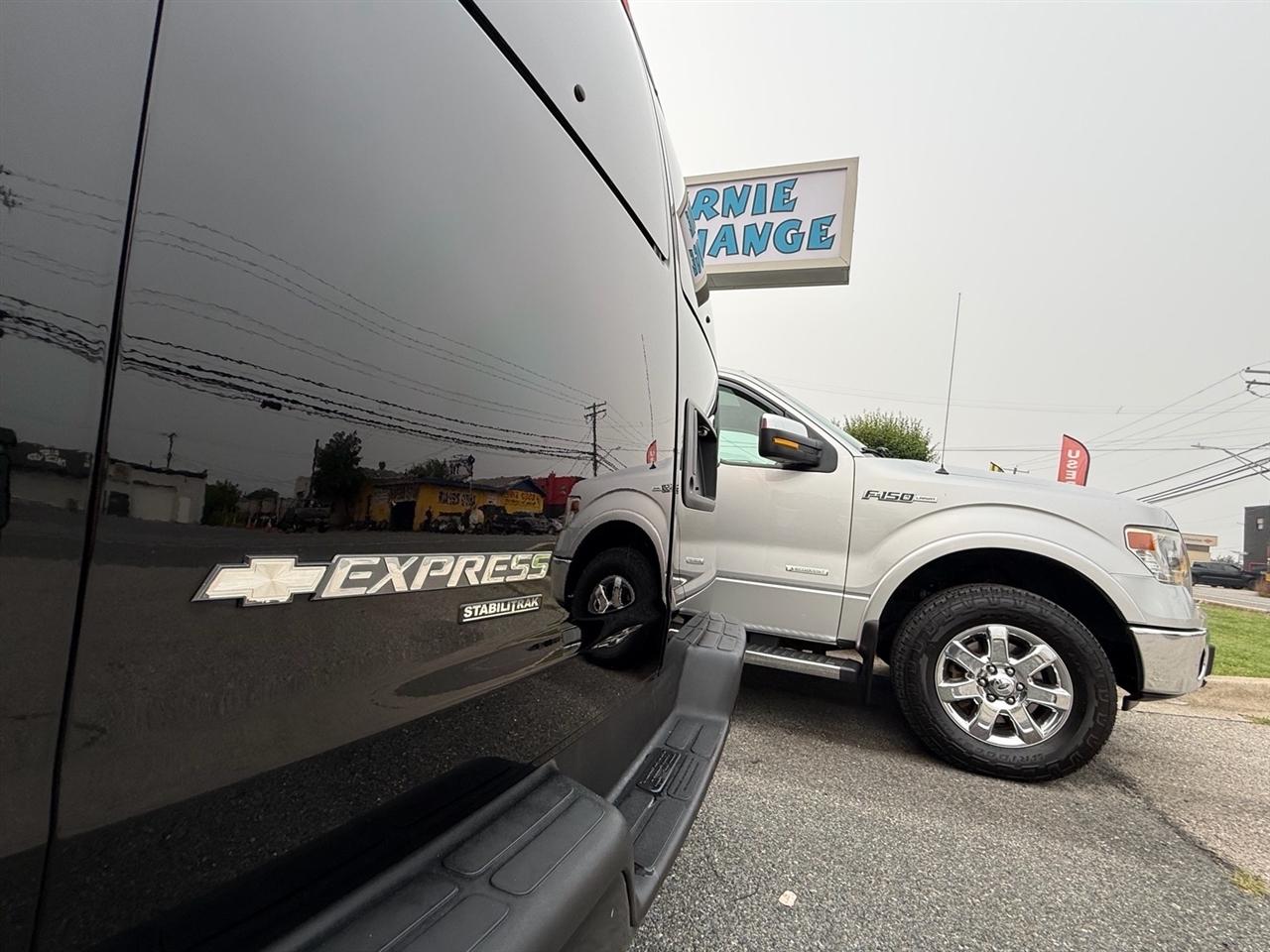 Chevrolet Express Passenger RWD 2500 135" LS 2014