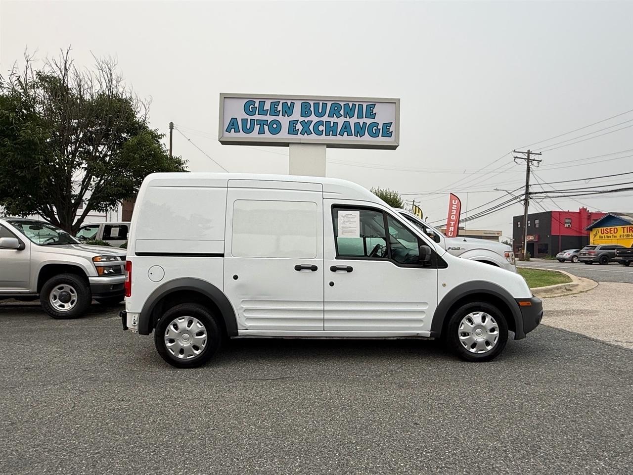 Ford Transit Connect 114.6" XL w/o side or rear door glass 2010
