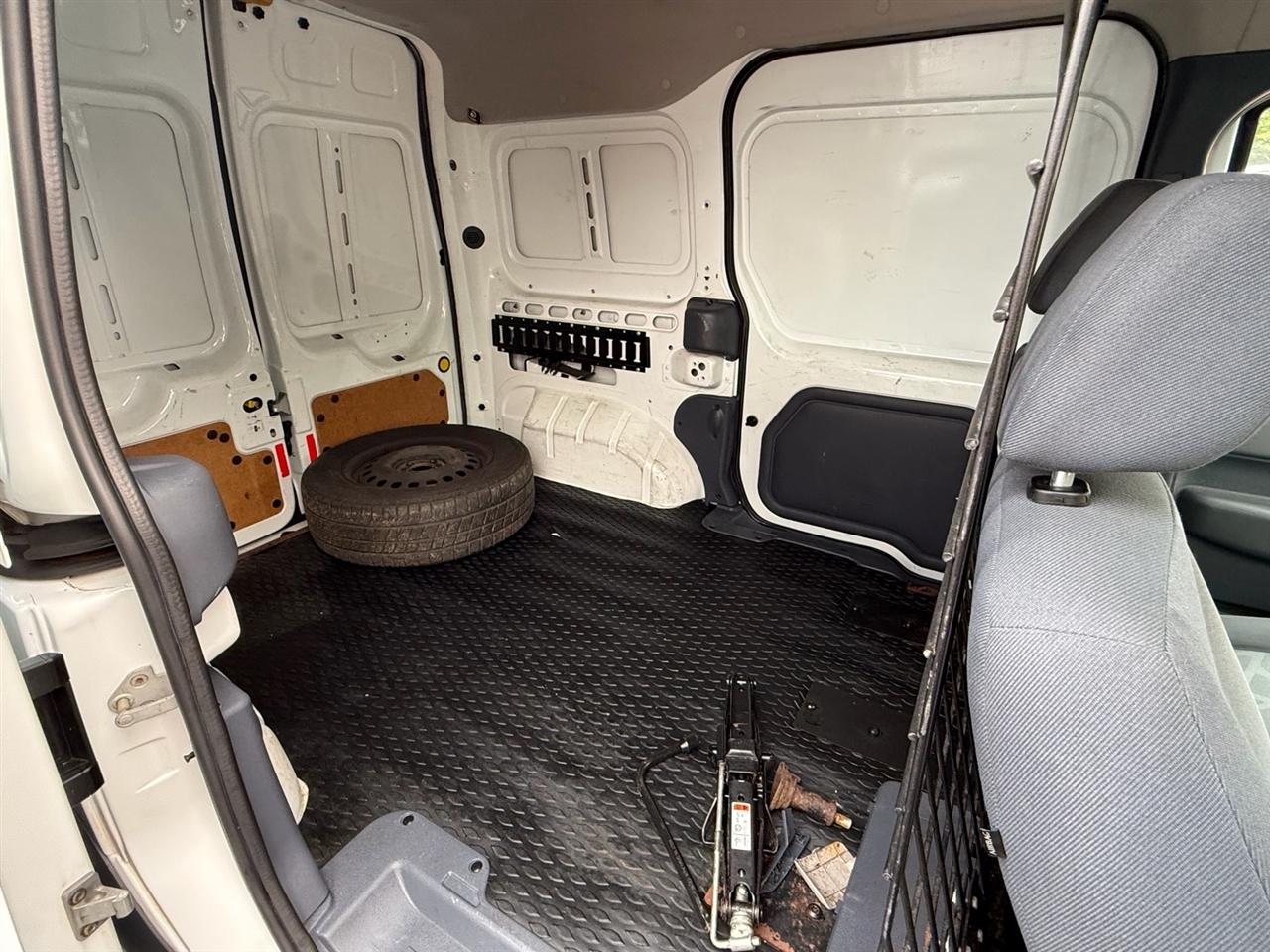 Ford Transit Connect 114.6" XL w/o side or rear door glass 2010