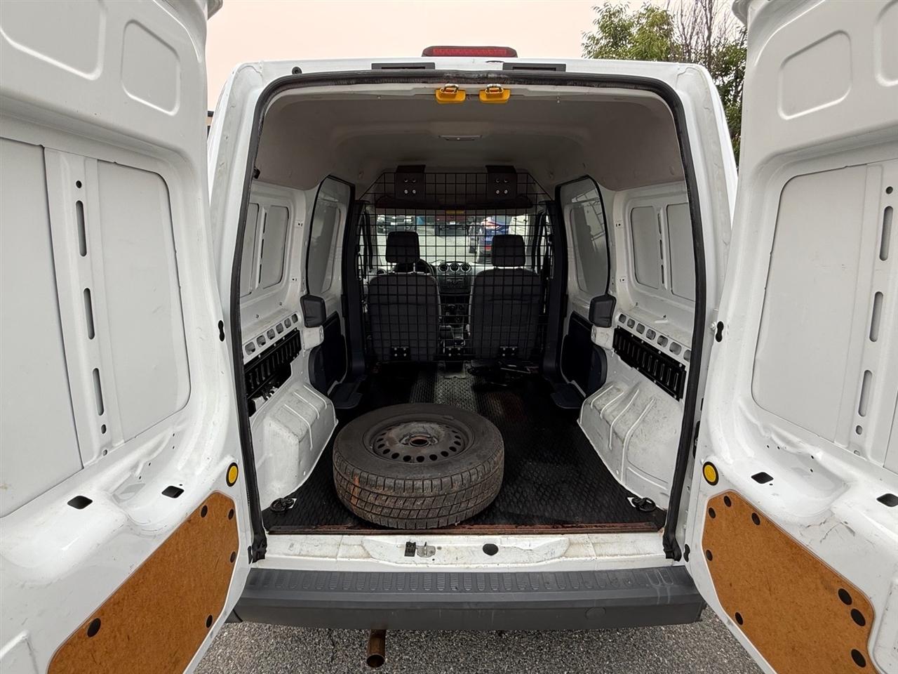 Ford Transit Connect 114.6" XL w/o side or rear door glass 2010