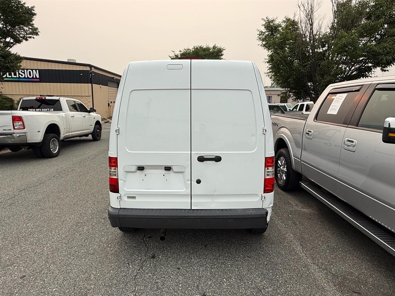 Ford Transit Connect 114.6" XL w/o side or rear door glass 2010