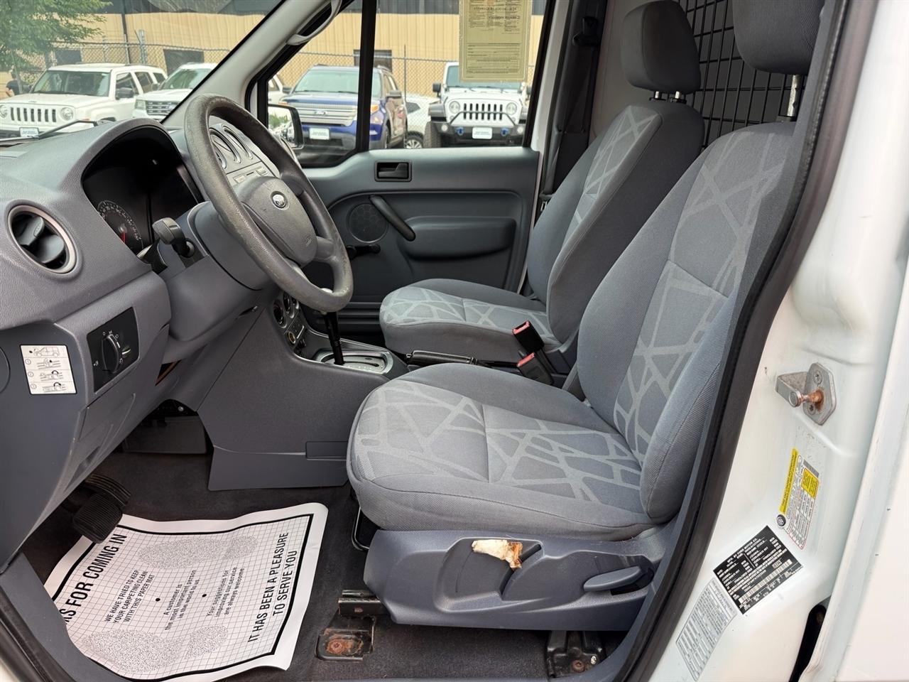 Ford Transit Connect 114.6" XL w/o side or rear door glass 2010