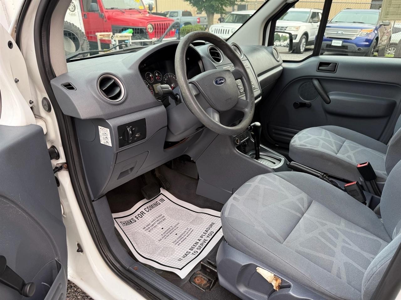 Ford Transit Connect 114.6" XL w/o side or rear door glass 2010
