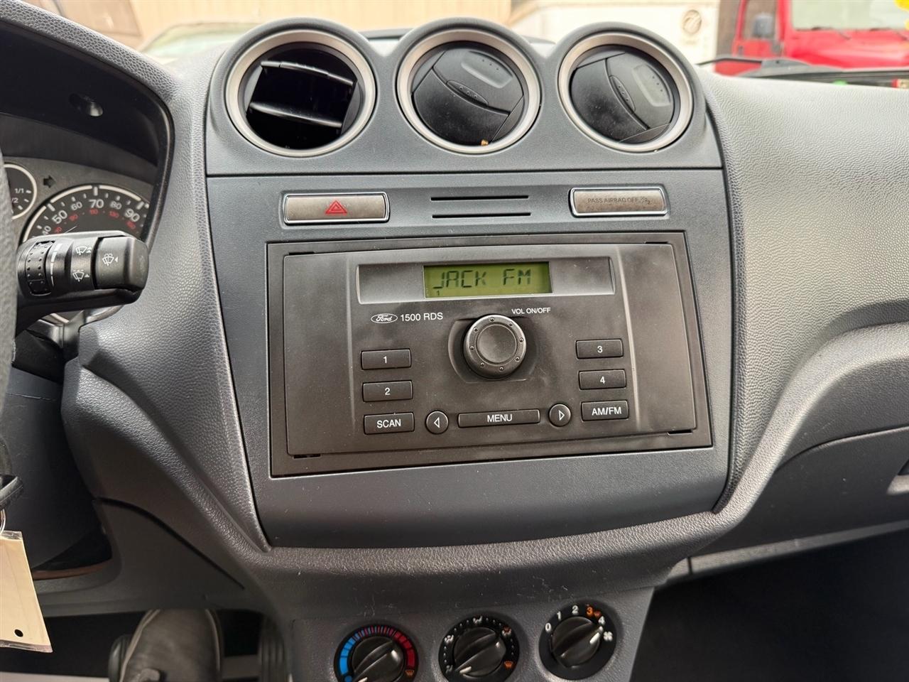 Ford Transit Connect 114.6" XL w/o side or rear door glass 2010