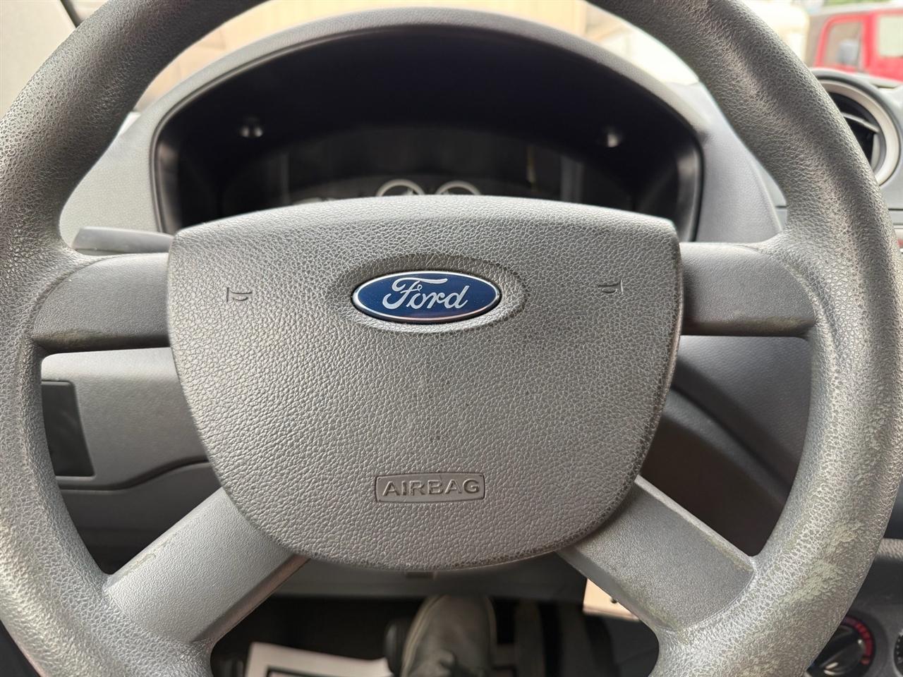 Ford Transit Connect 114.6" XL w/o side or rear door glass 2010