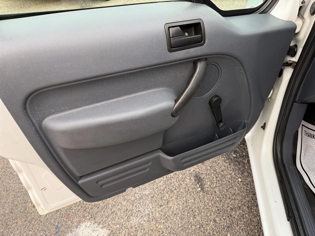 Ford Transit Connect 114.6" XL w/o side or rear door glass 2010