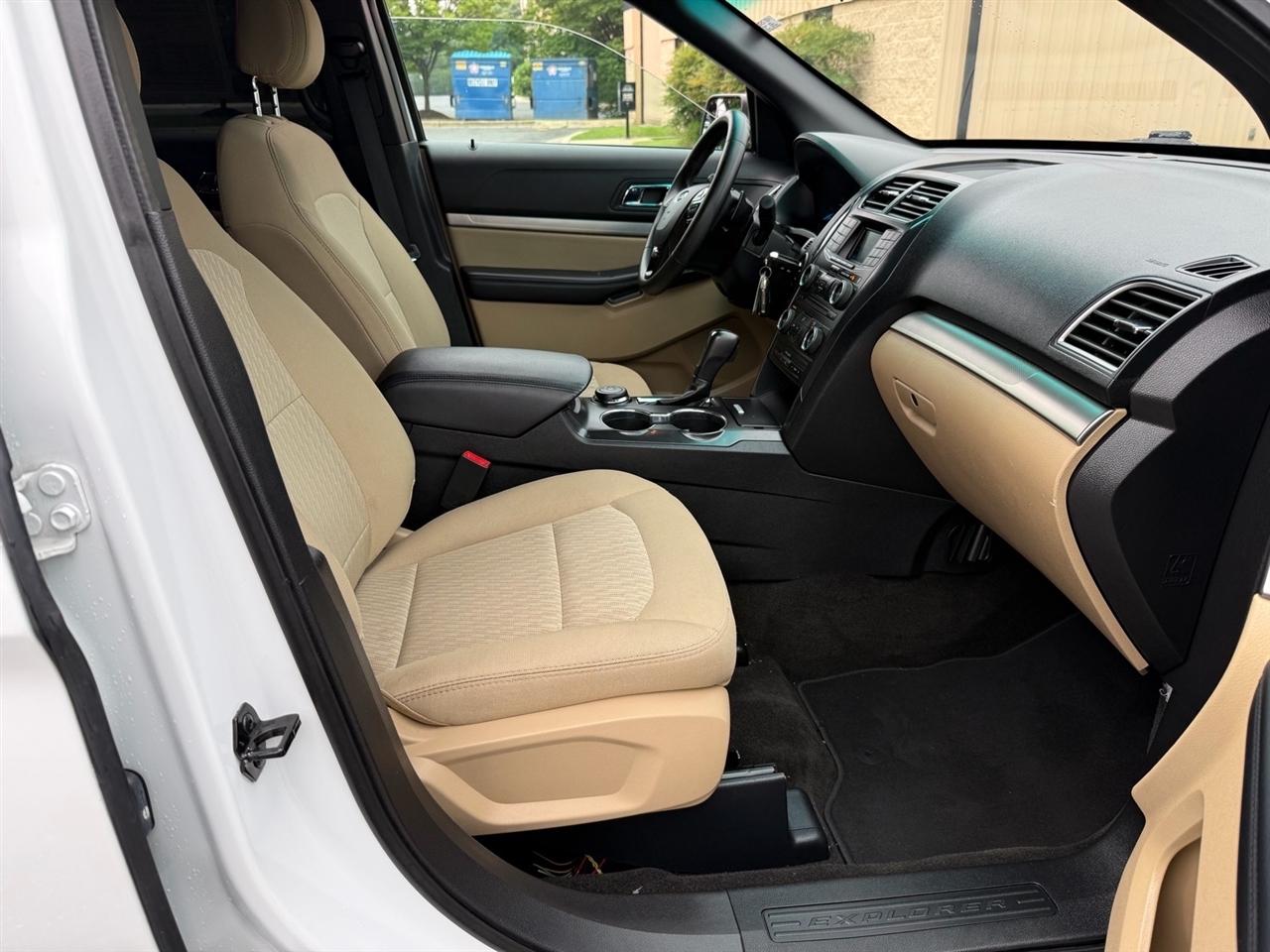 Ford Explorer Base 4WD 2017