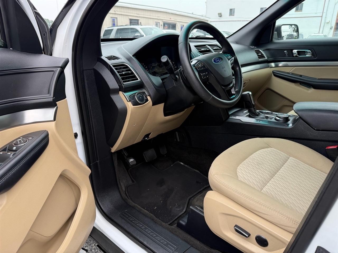 Ford Explorer Base 4WD 2017