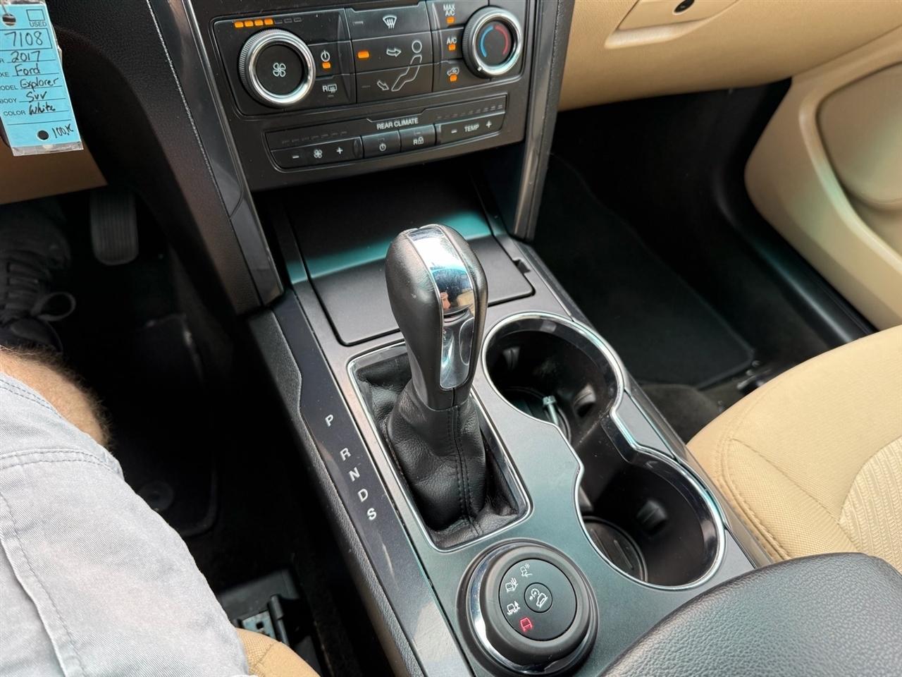 Ford Explorer Base 4WD 2017
