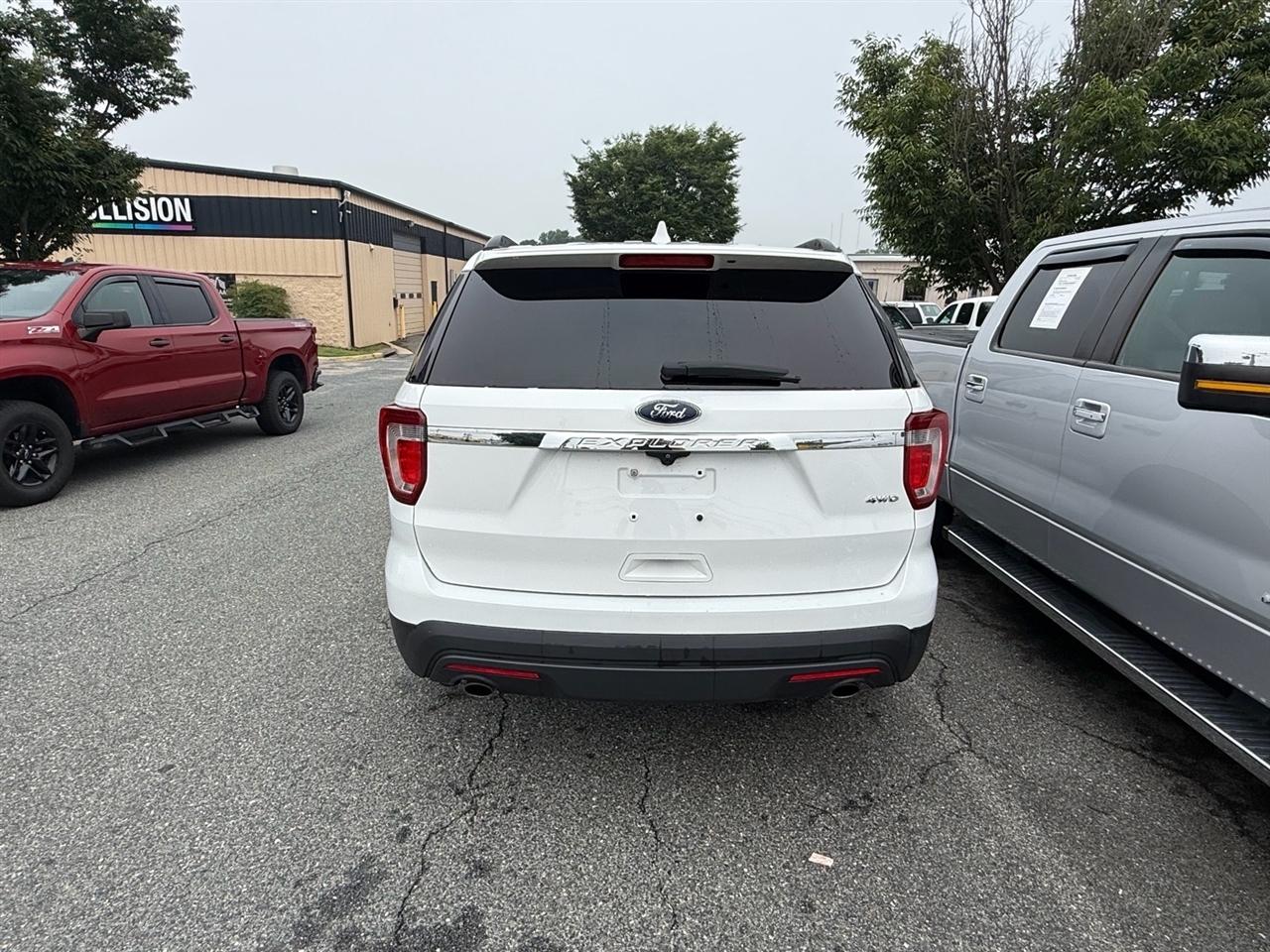 Ford Explorer Base 4WD 2017