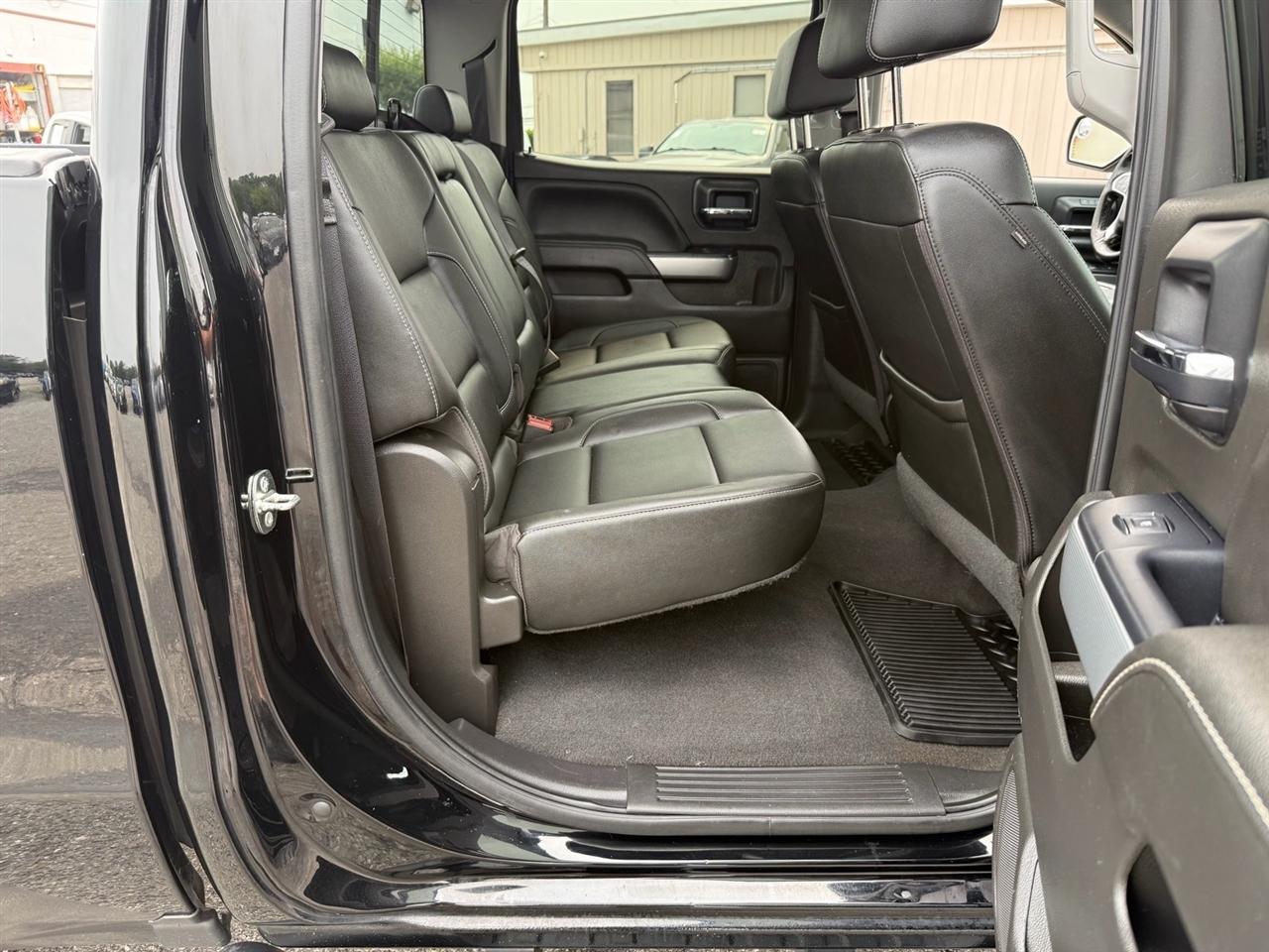 Chevrolet Silverado 1500 4WD Crew Cab 143.5" LTZ w/2LZ 2018