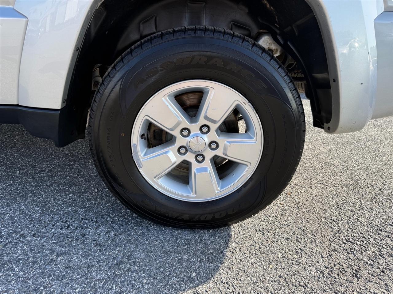Jeep Liberty 4WD 4dr Sport 2012