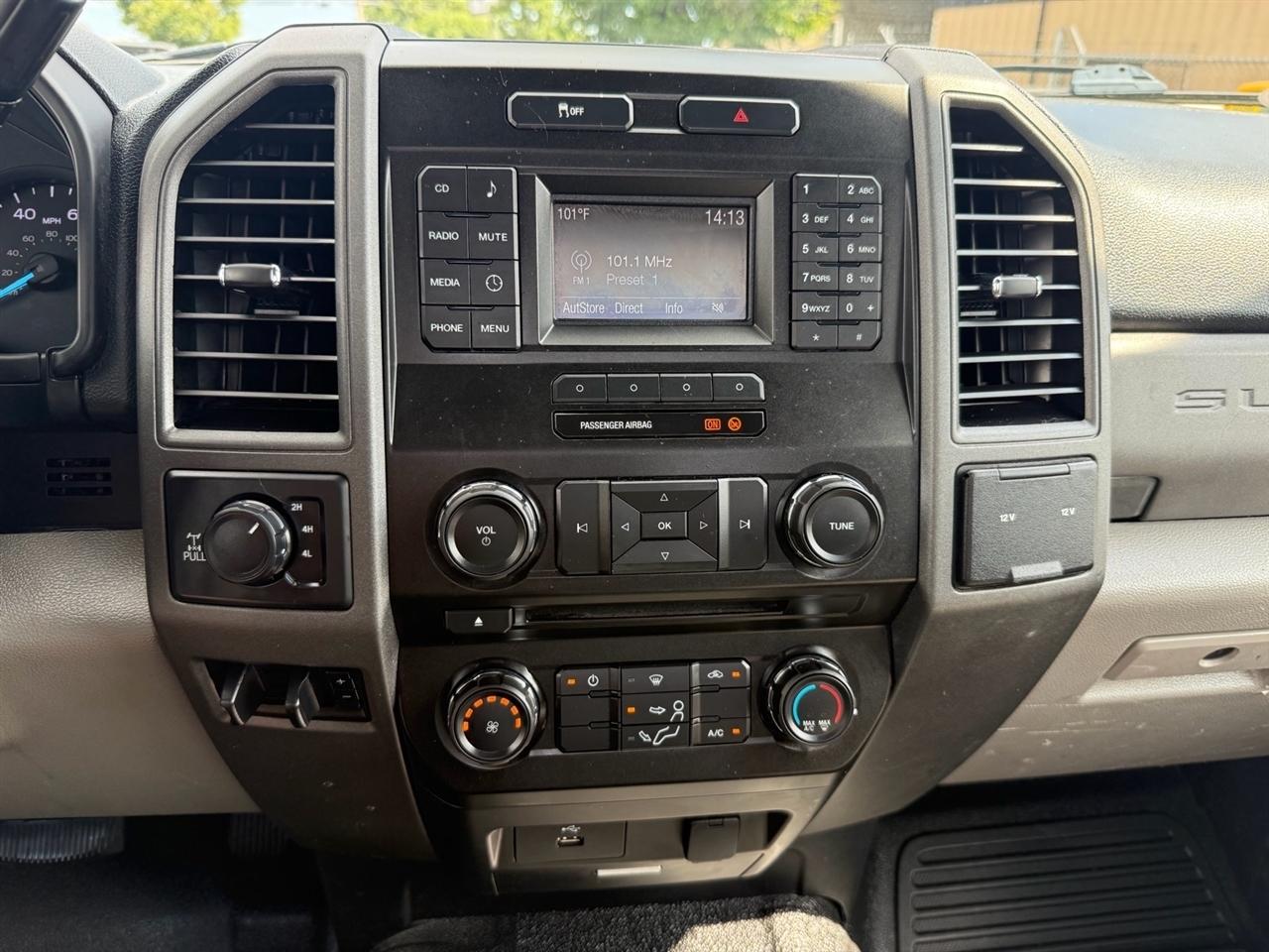 Ford Super Duty F-350 SRW XL 4WD Reg Cab 8' Box 2018