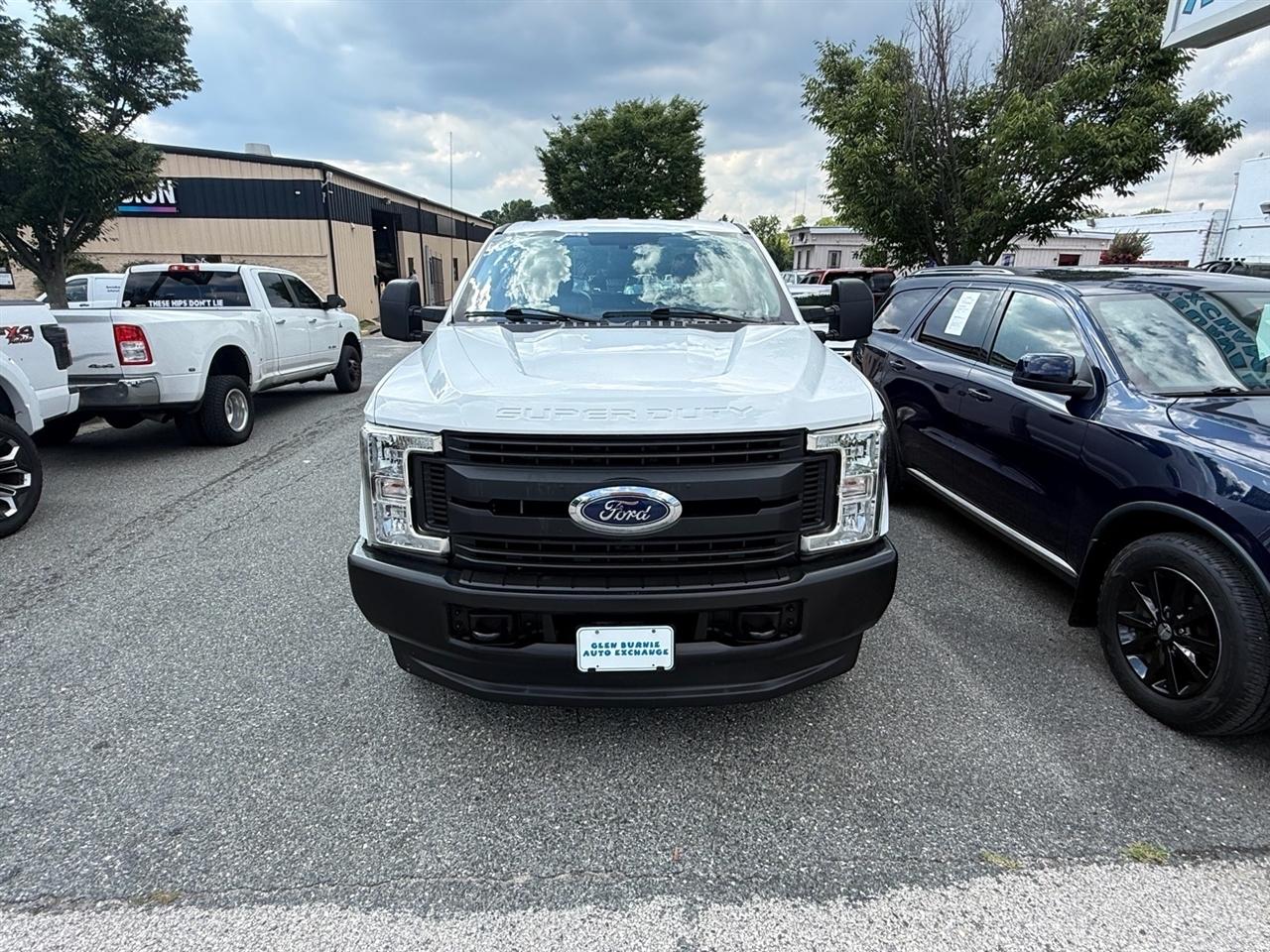 Ford Super Duty F-350 SRW XL 4WD Reg Cab 8' Box 2018