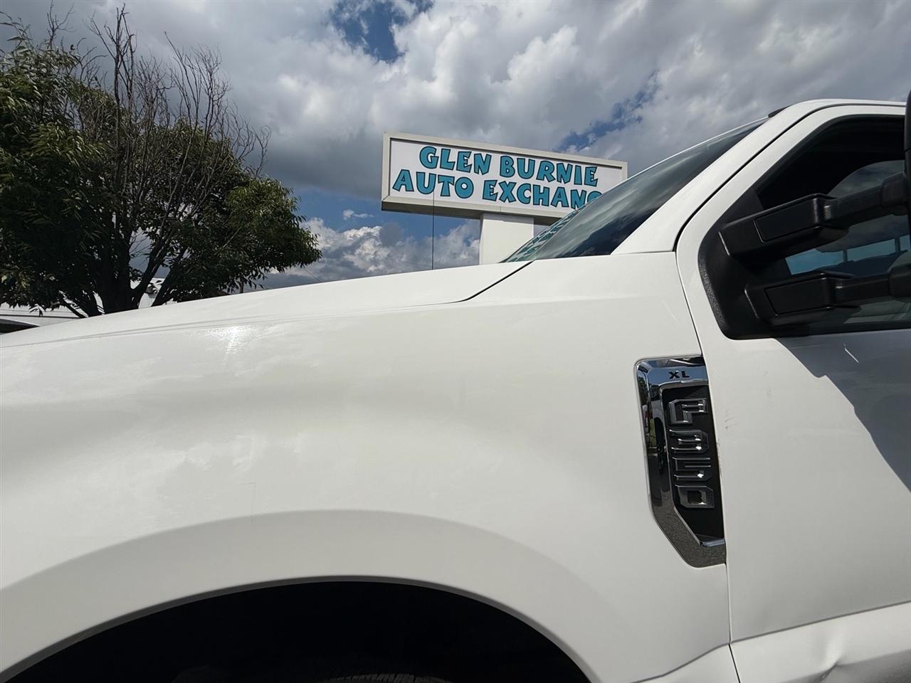 Ford Super Duty F-350 SRW XL 4WD Reg Cab 8' Box 2018