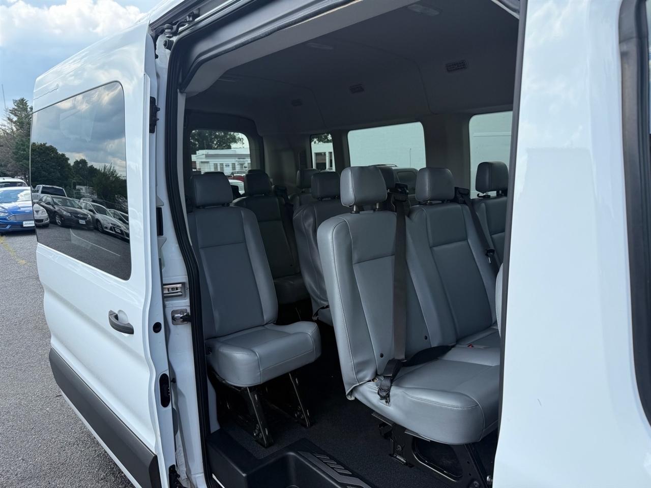 Ford Transit Passenger Wagon T-350 148" Med Roof XL Sliding RH Dr 2019