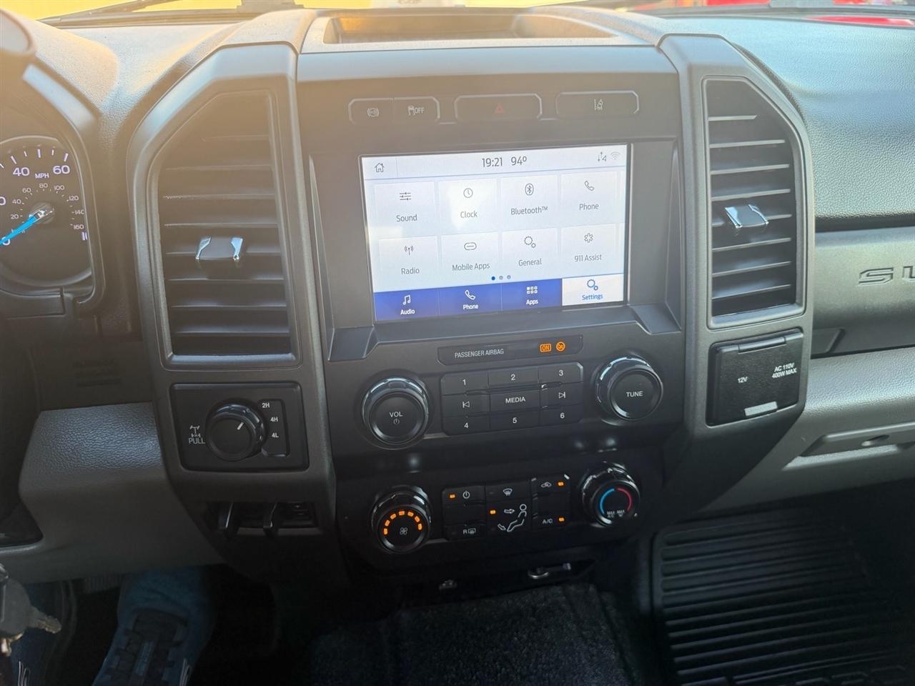 Ford Super Duty F-350 SRW Lariat 4WD SuperCab 8' Box 2021