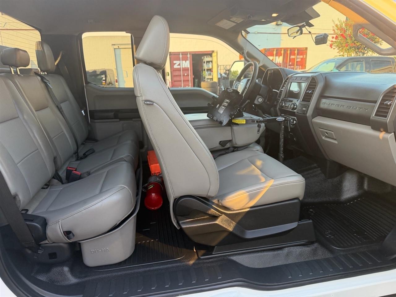 Ford Super Duty F-350 SRW Lariat 4WD SuperCab 8' Box 2021