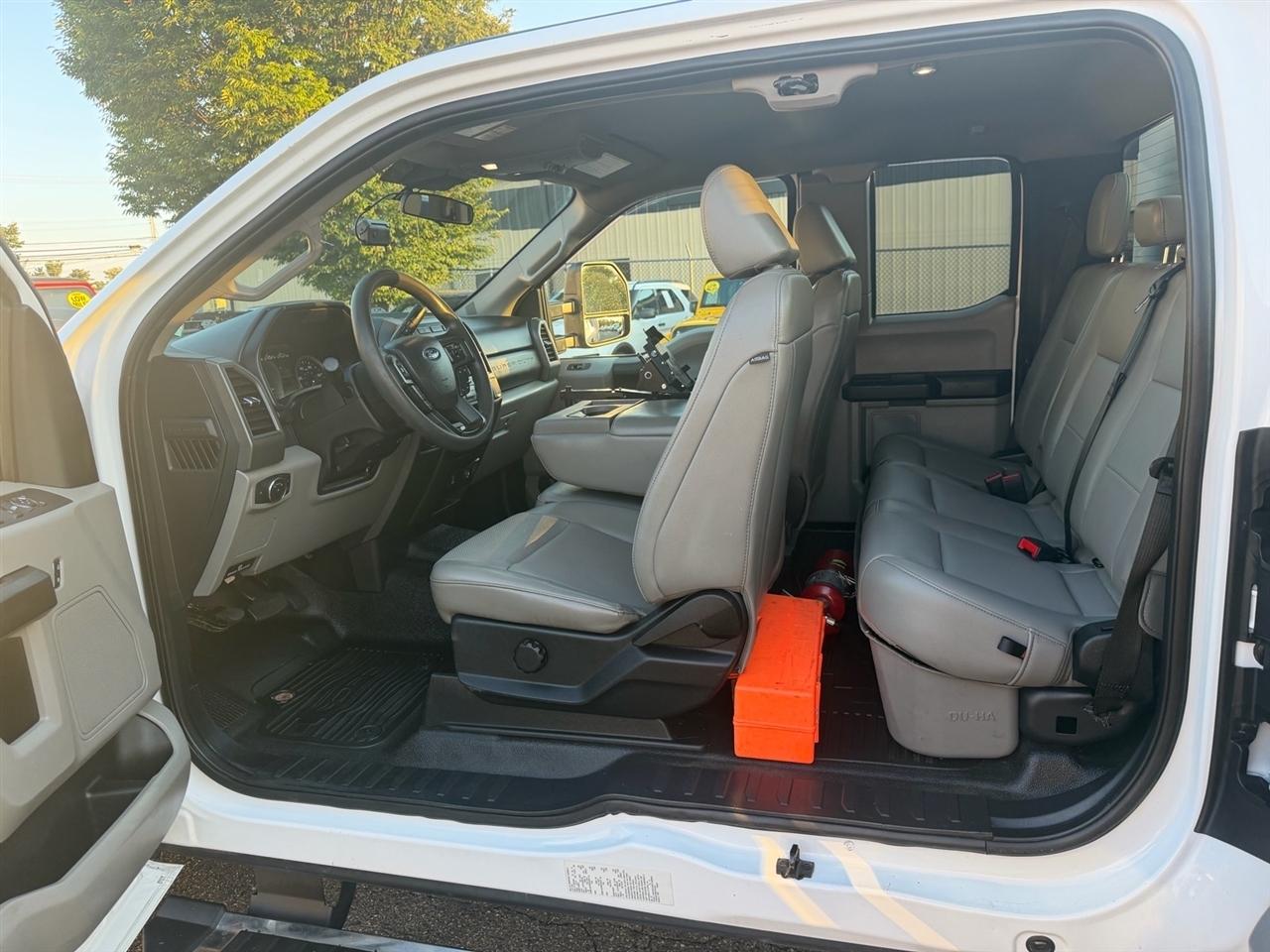 Ford Super Duty F-350 SRW Lariat 4WD SuperCab 8' Box 2021