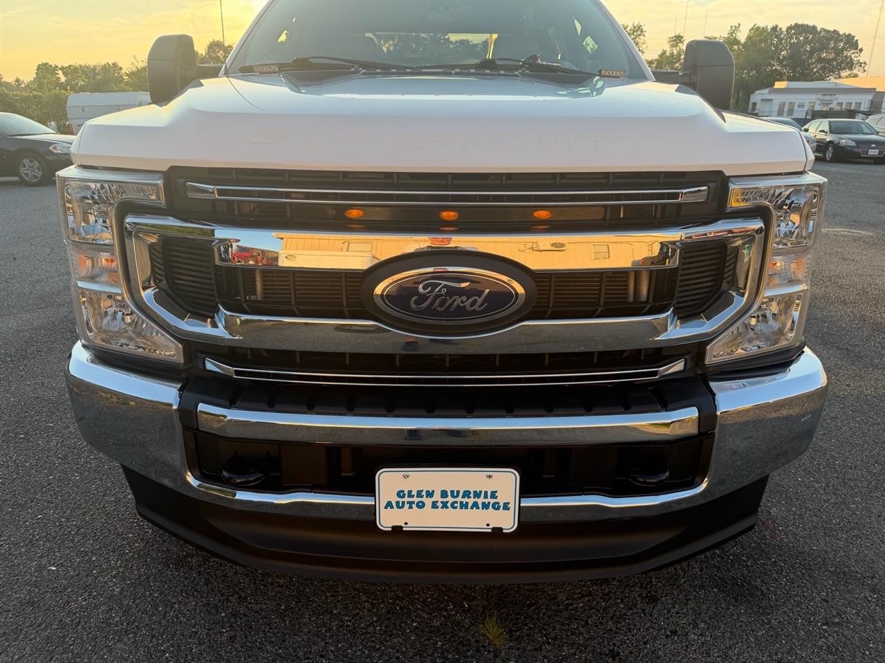 Ford Super Duty F-350 SRW Lariat 4WD SuperCab 8' Box 2021