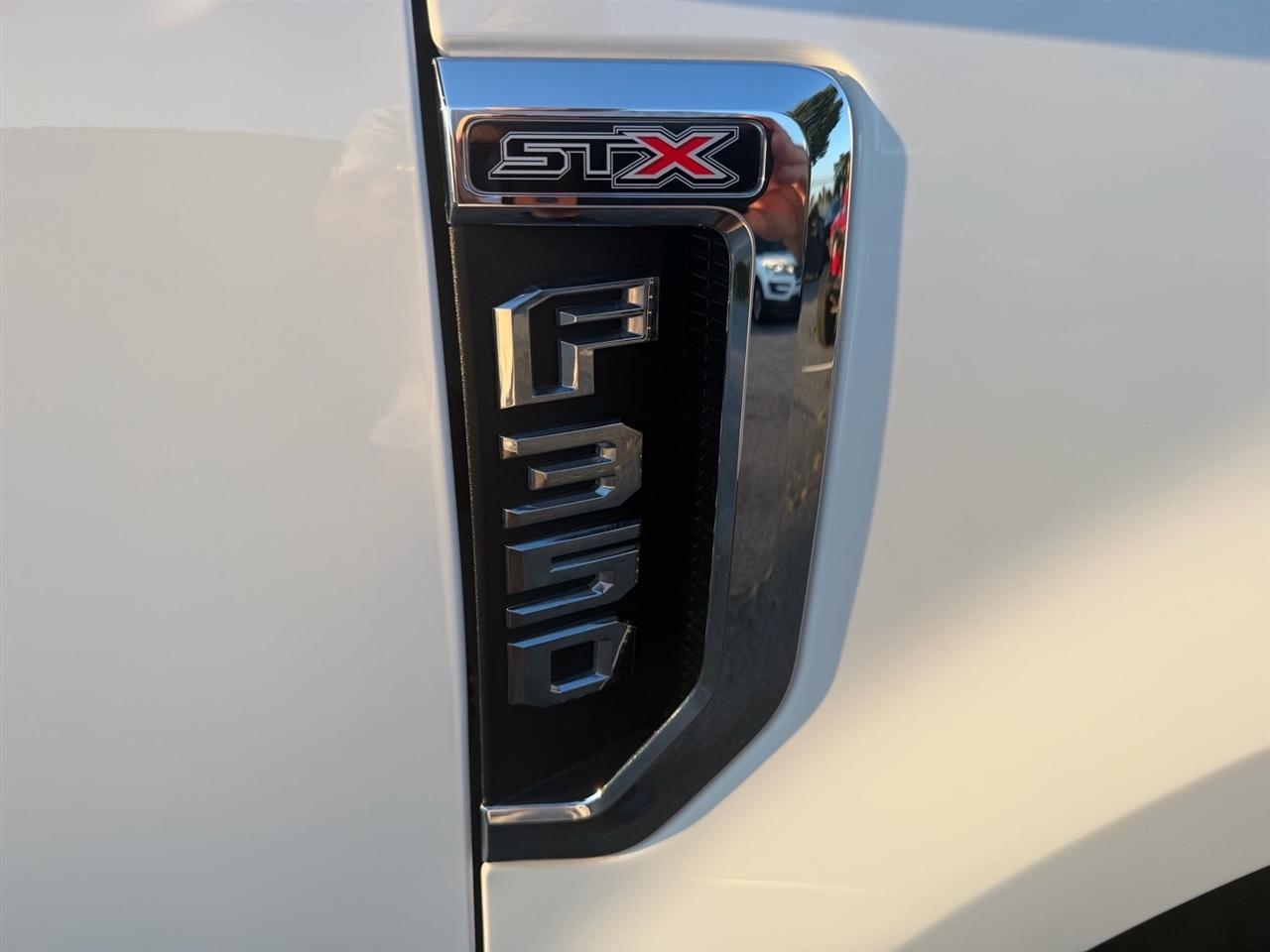 Ford Super Duty F-350 SRW Lariat 4WD SuperCab 8' Box 2021