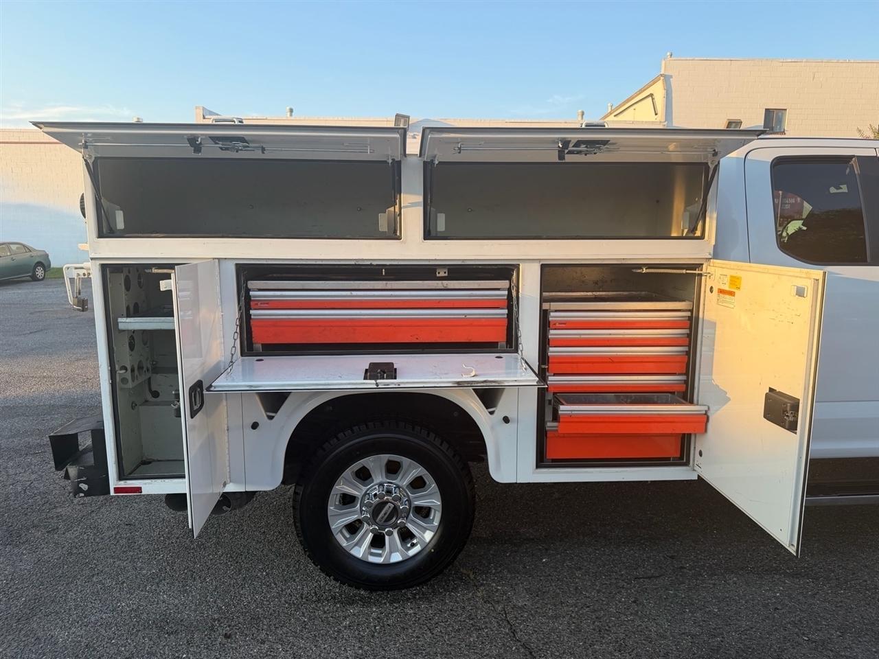Ford Super Duty F-350 SRW Lariat 4WD SuperCab 8' Box 2021