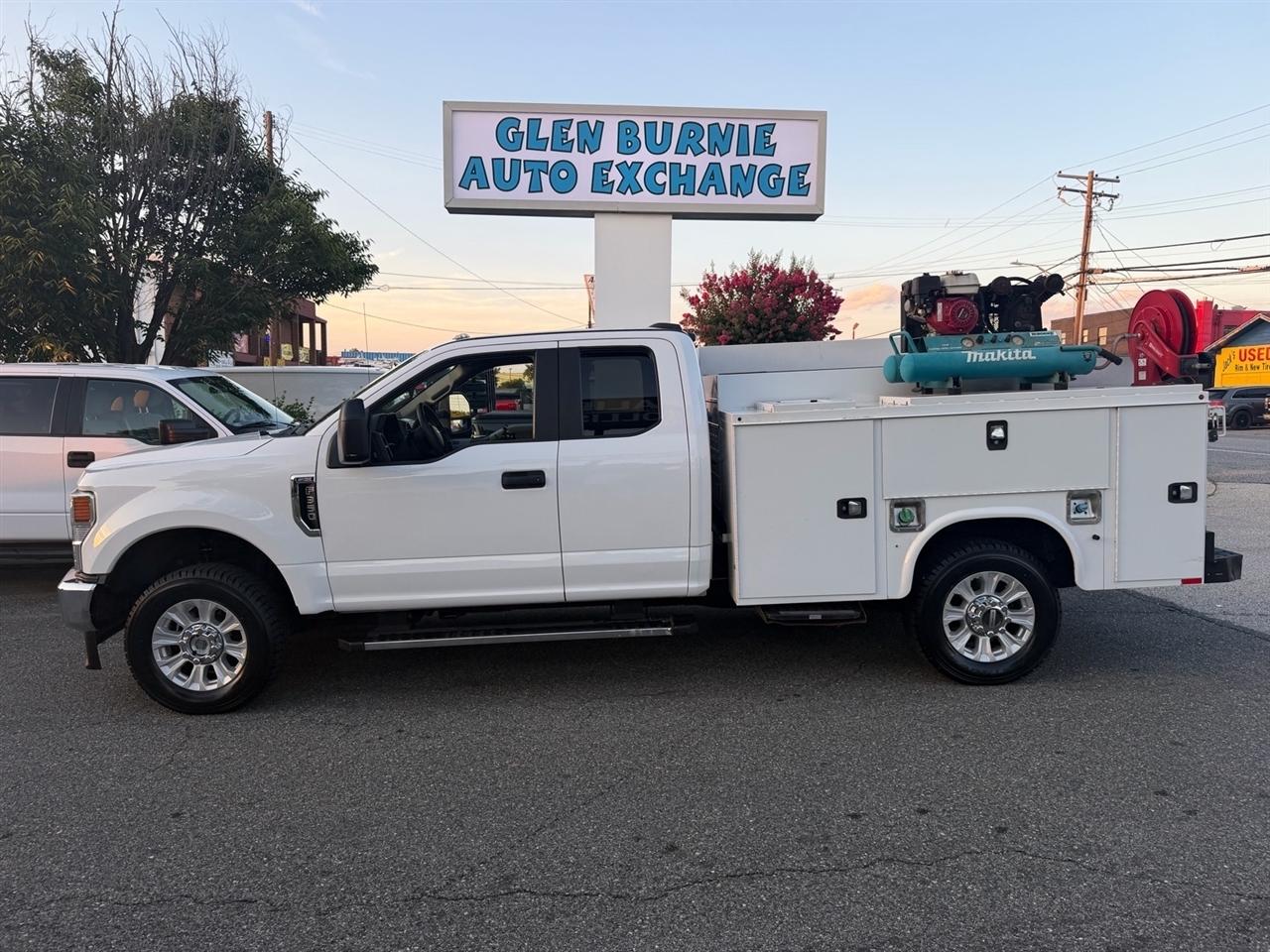 2021 Ford Super Duty F-350 SRW XL 4WD SuperCab 8' Box