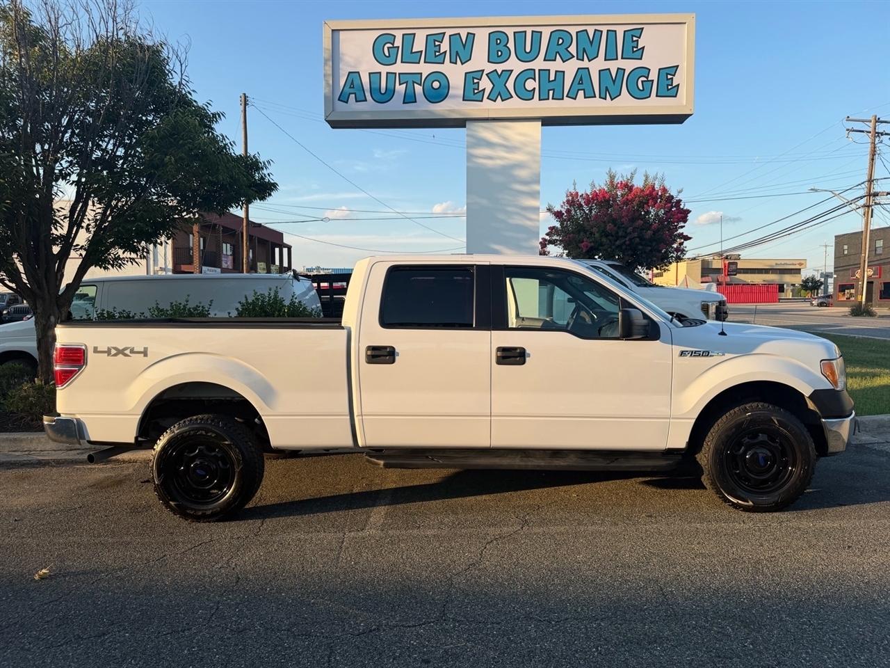Ford F-150 4WD SuperCrew 157" XL w/HD Payload Pkg 2014