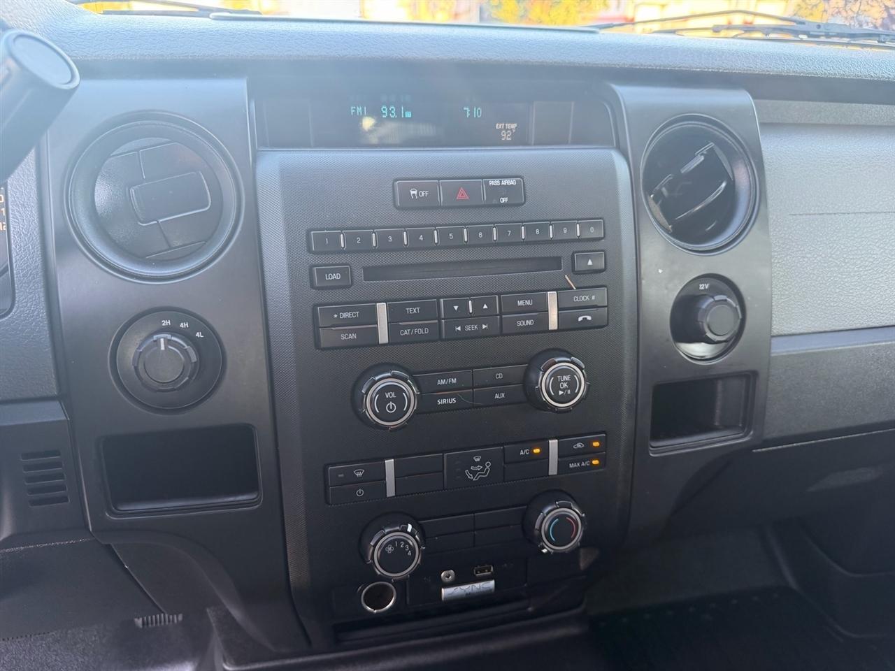 Ford F-150 4WD SuperCrew 157" XL w/HD Payload Pkg 2014