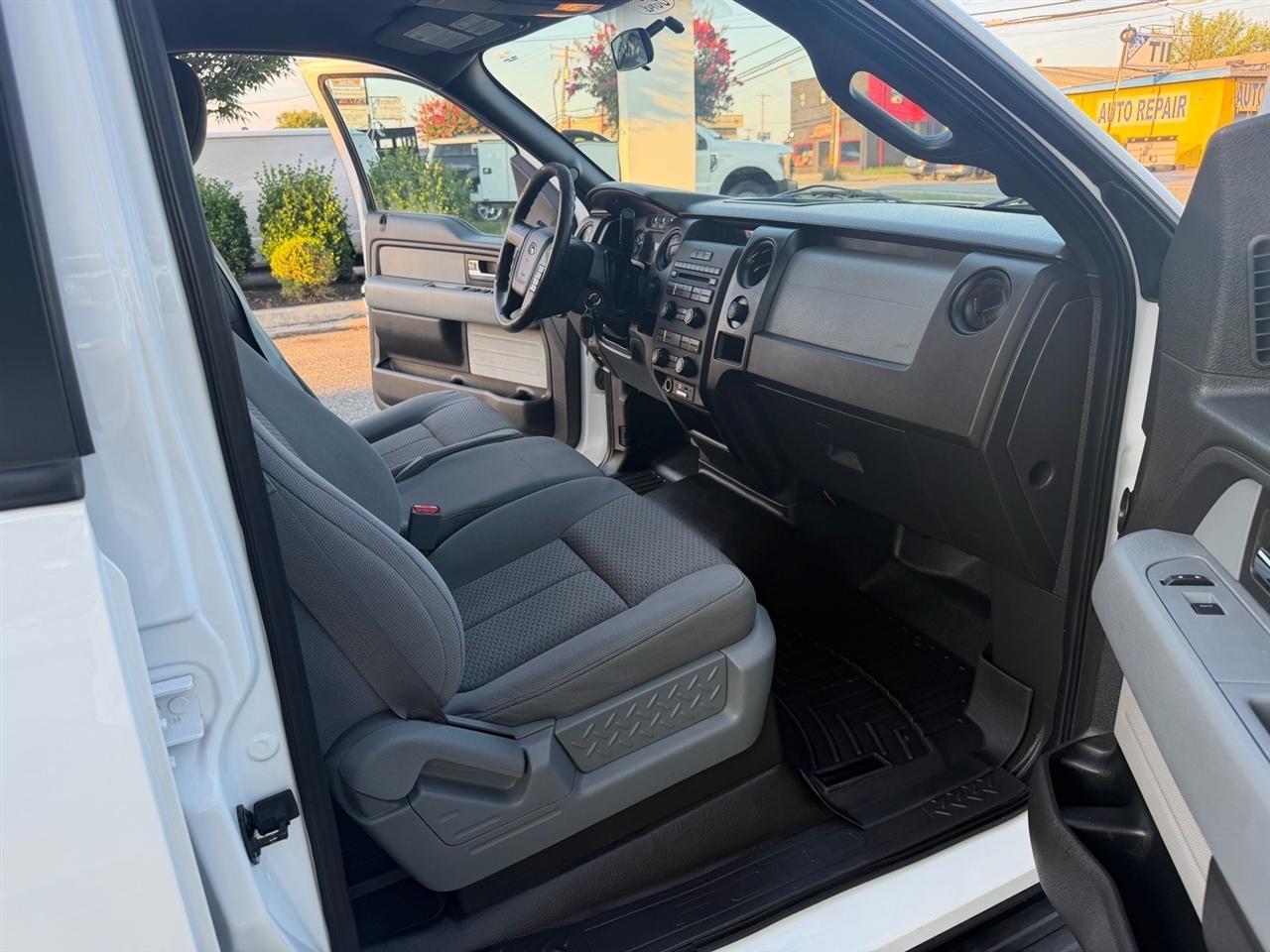 Ford F-150 4WD SuperCrew 157" XL w/HD Payload Pkg 2014