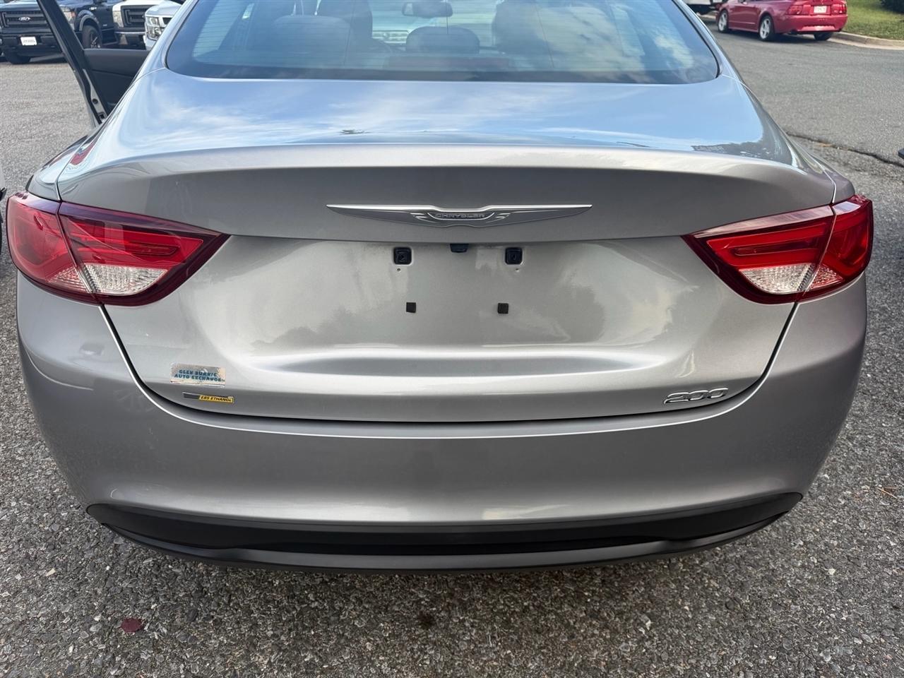 Chrysler 200 4dr Sdn LX FWD 2016