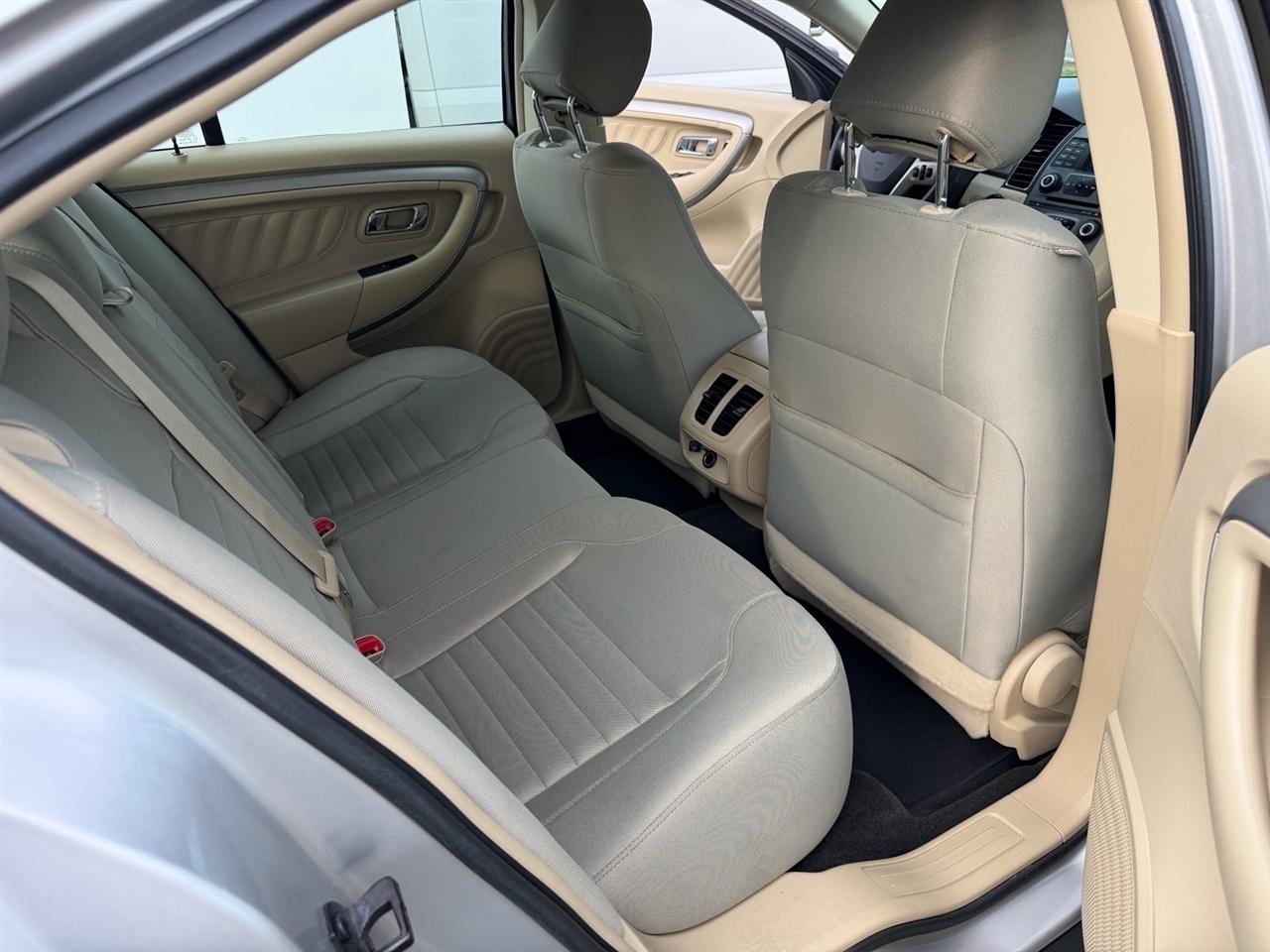 Ford Taurus SE FWD 2017