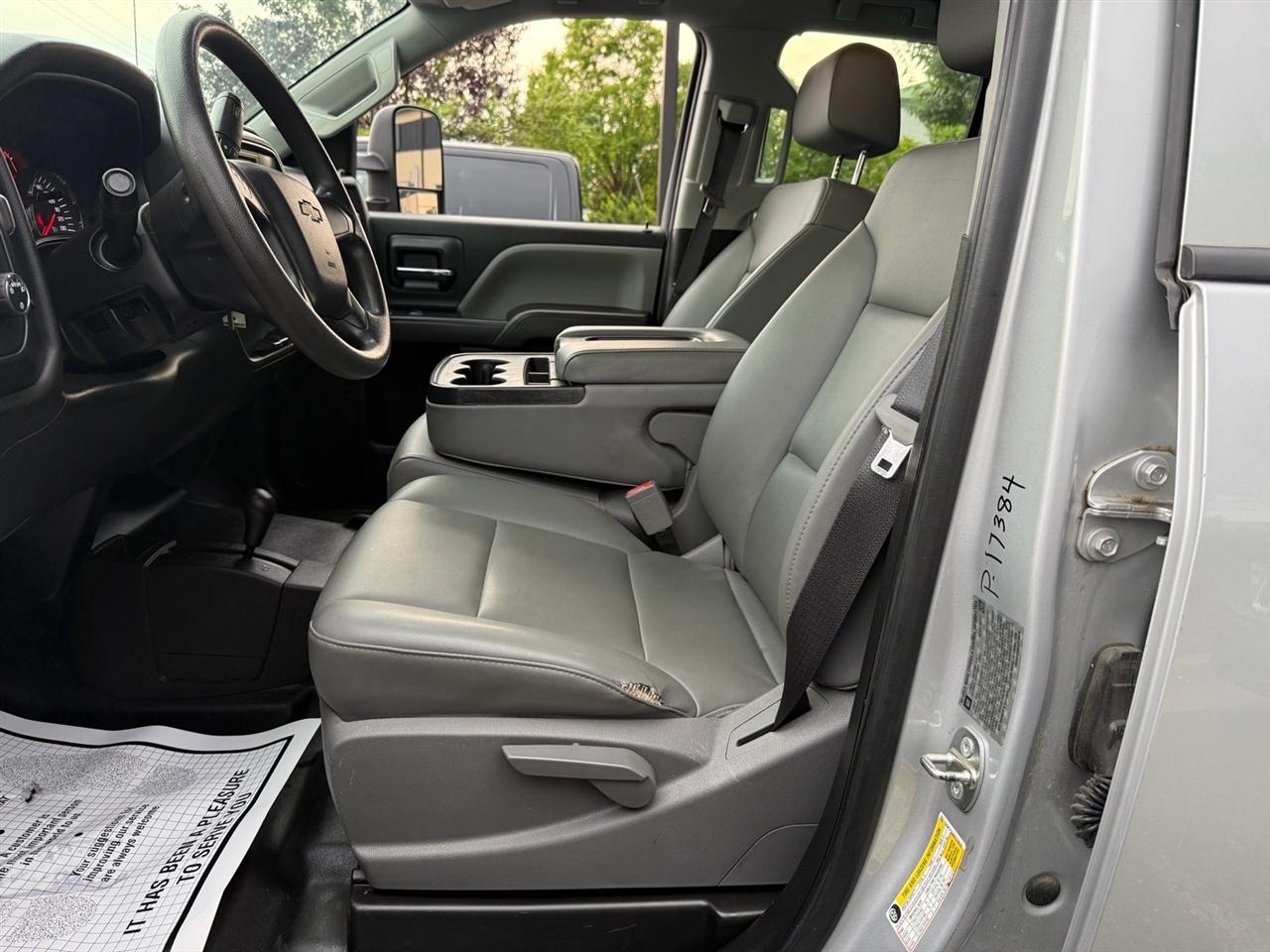 Chevrolet Silverado 3500HD 4WD Double Cab 158.1" Work Truck 2017